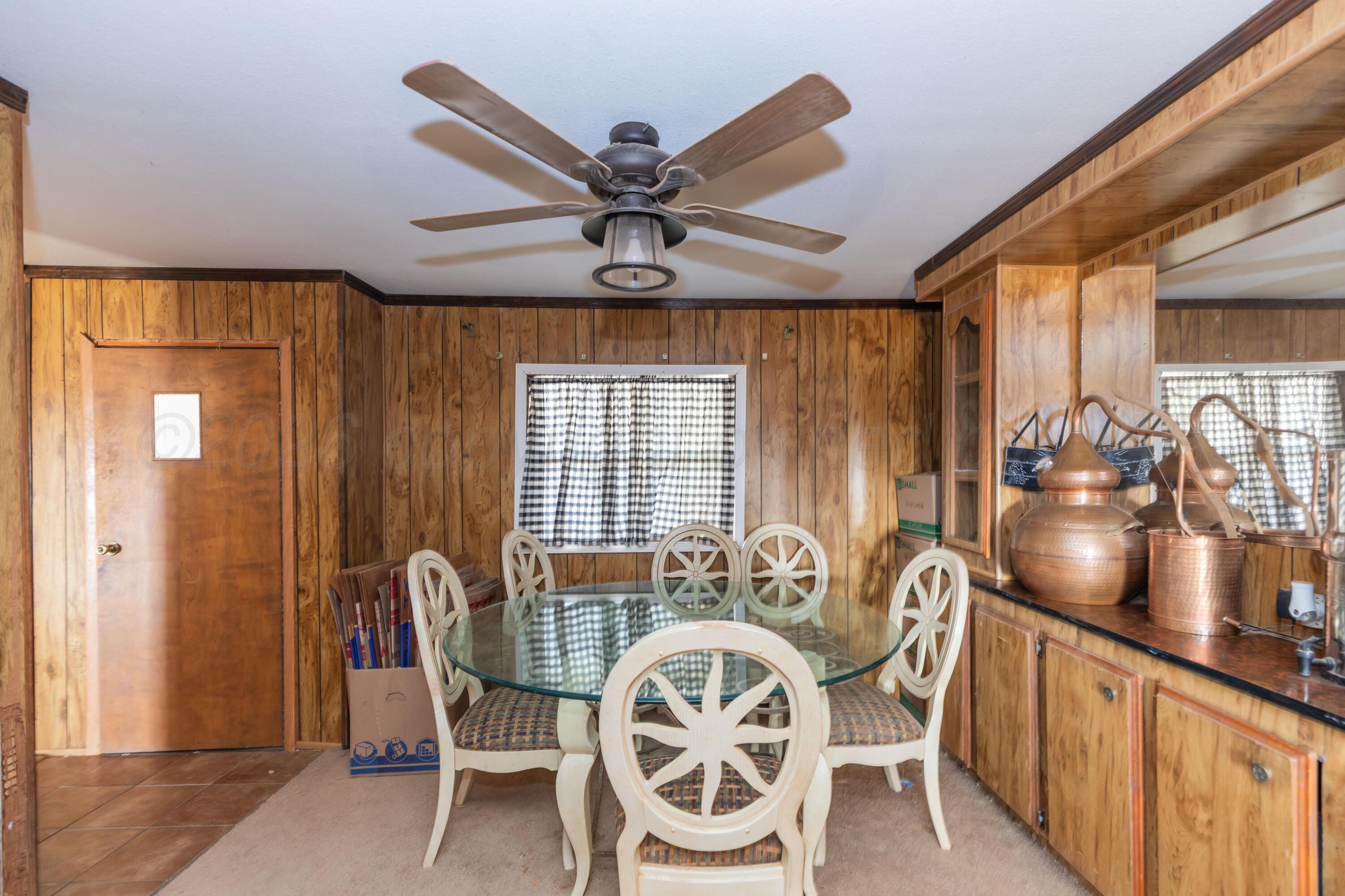 23095 Windmill Road Property Photo 11