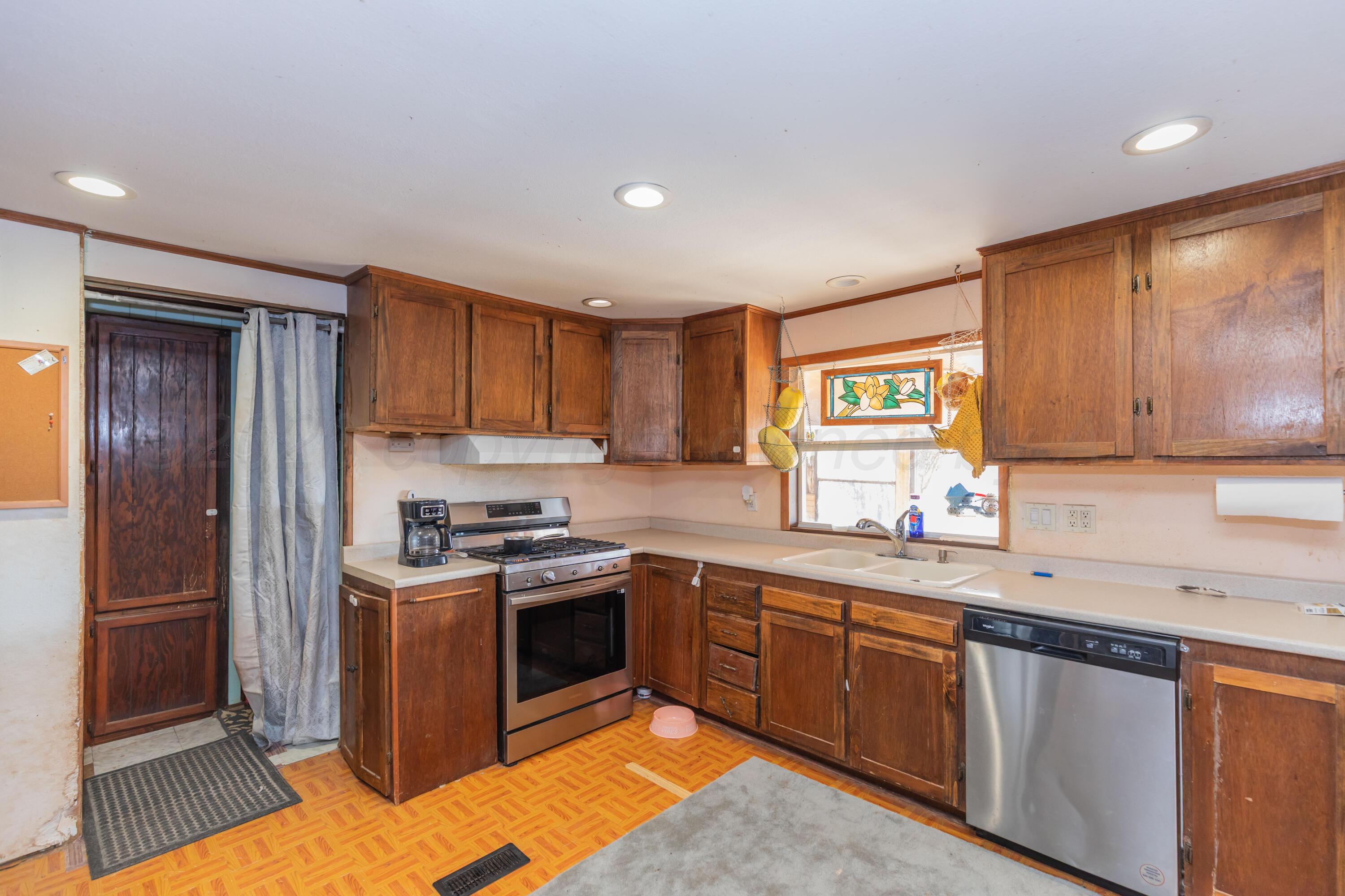 23095 Windmill Road Property Photo 13