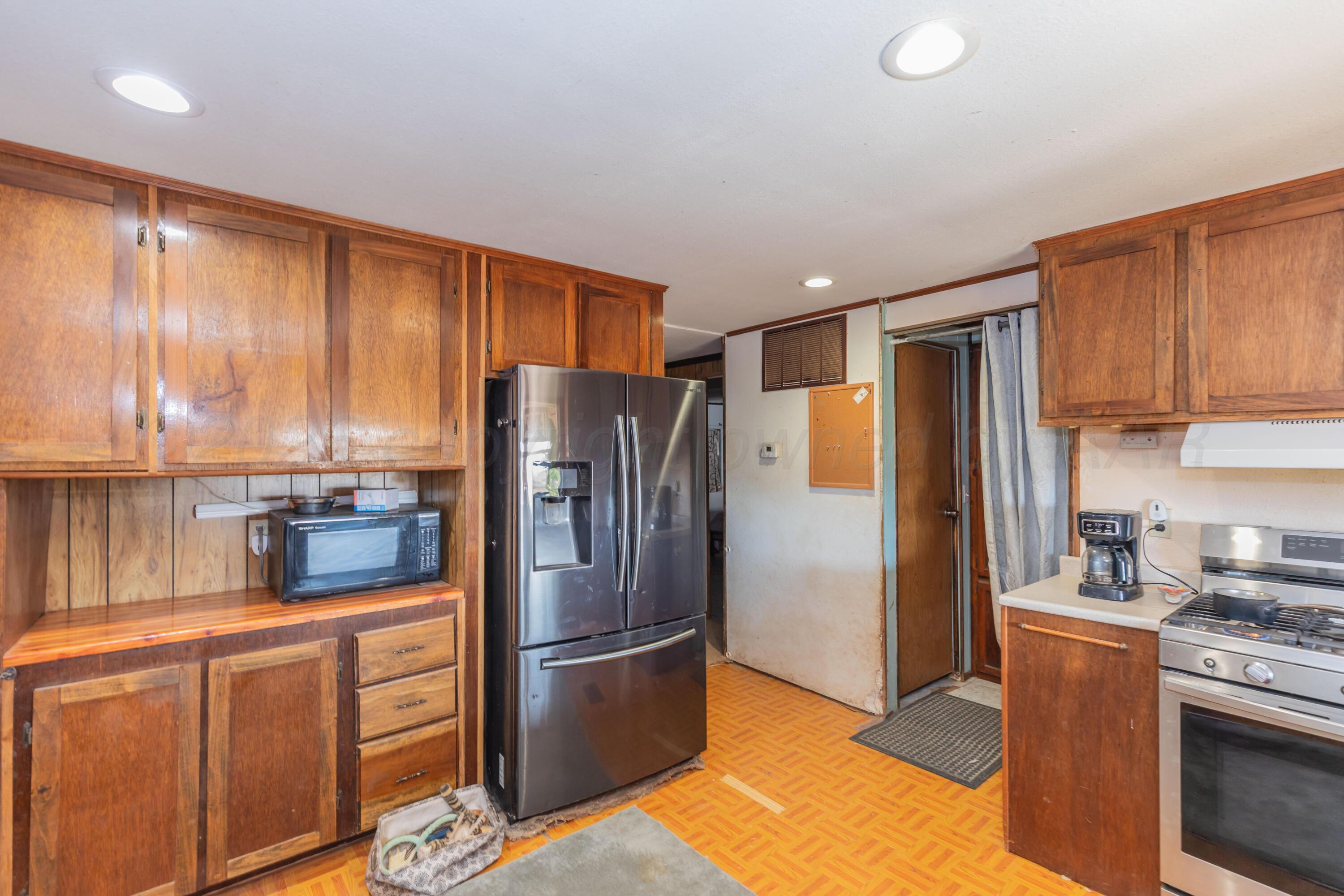 23095 Windmill Road Property Photo 14