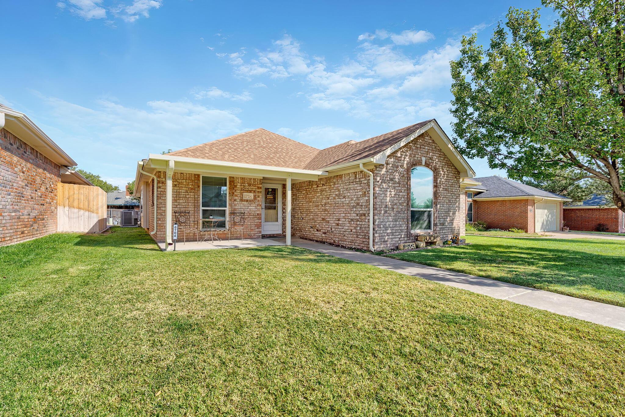 6704 Admiral Court Property Photo 1