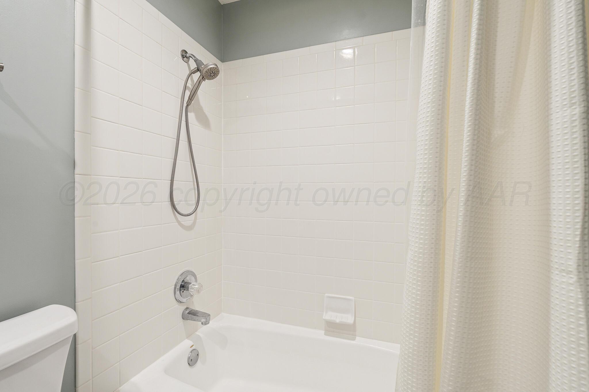6704 Admiral Court Property Photo 10