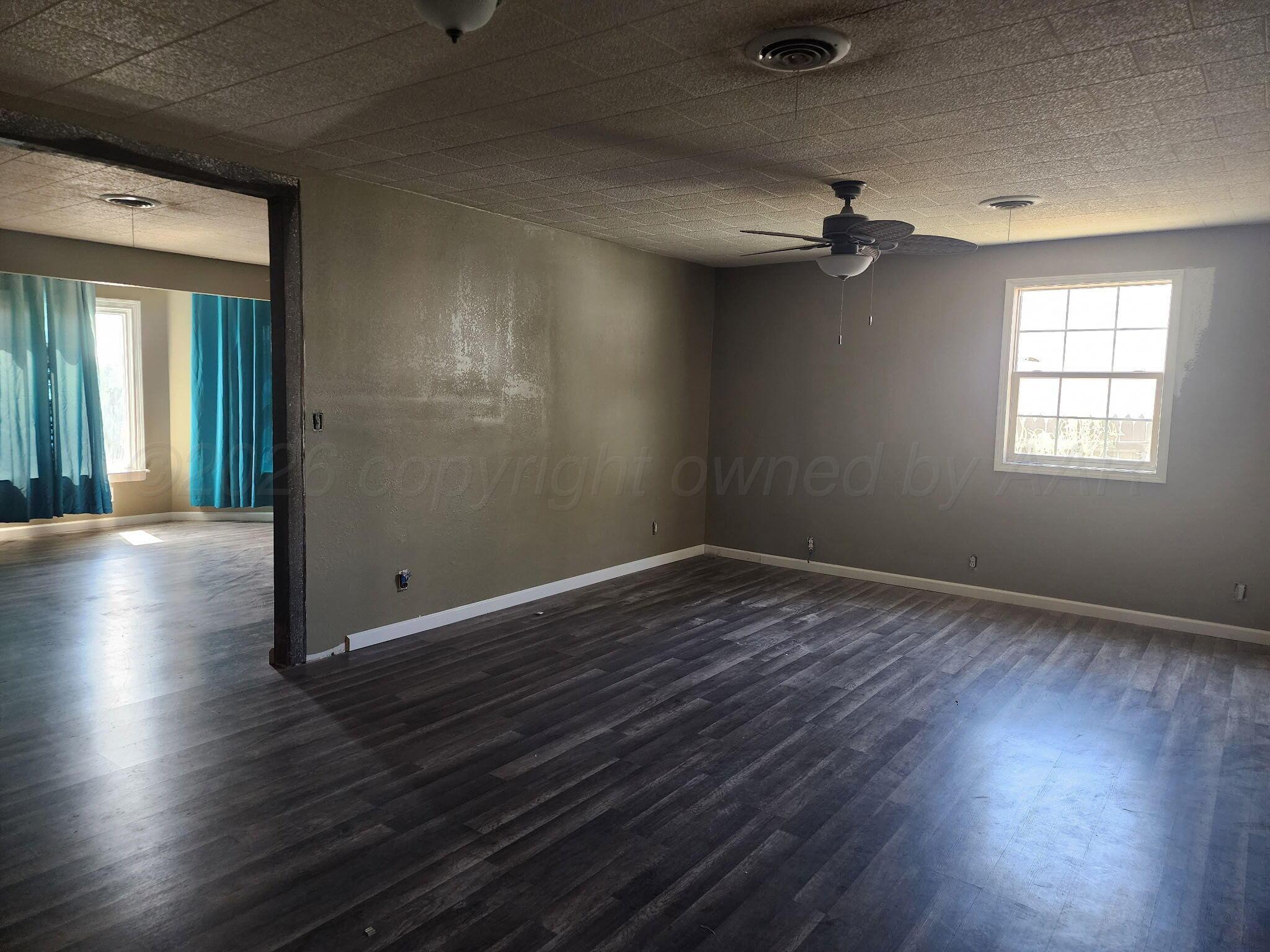 124 Cottonwood Street Property Photo 3