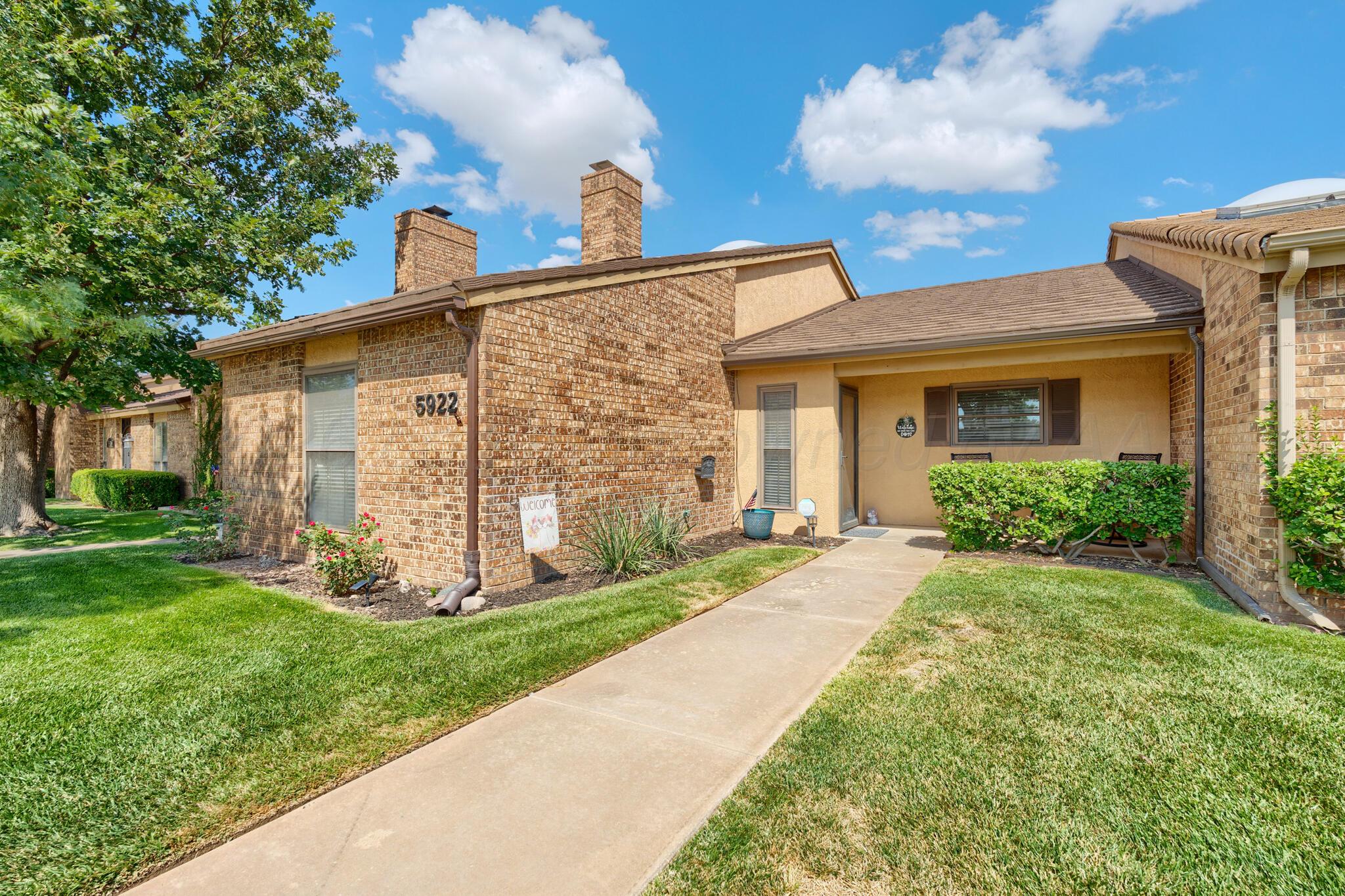 5922 Amberwood Lane Property Photo 4