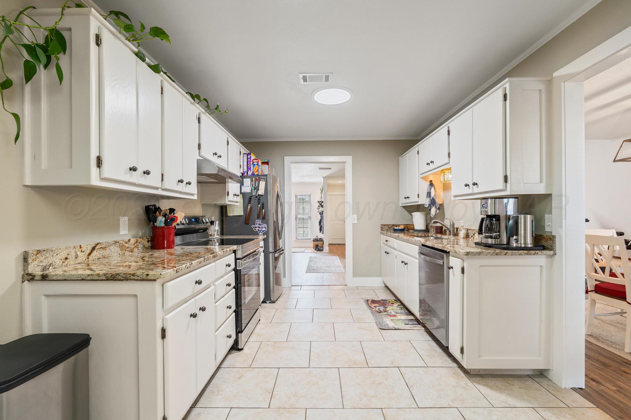5922 Amberwood Lane Property Photo 11