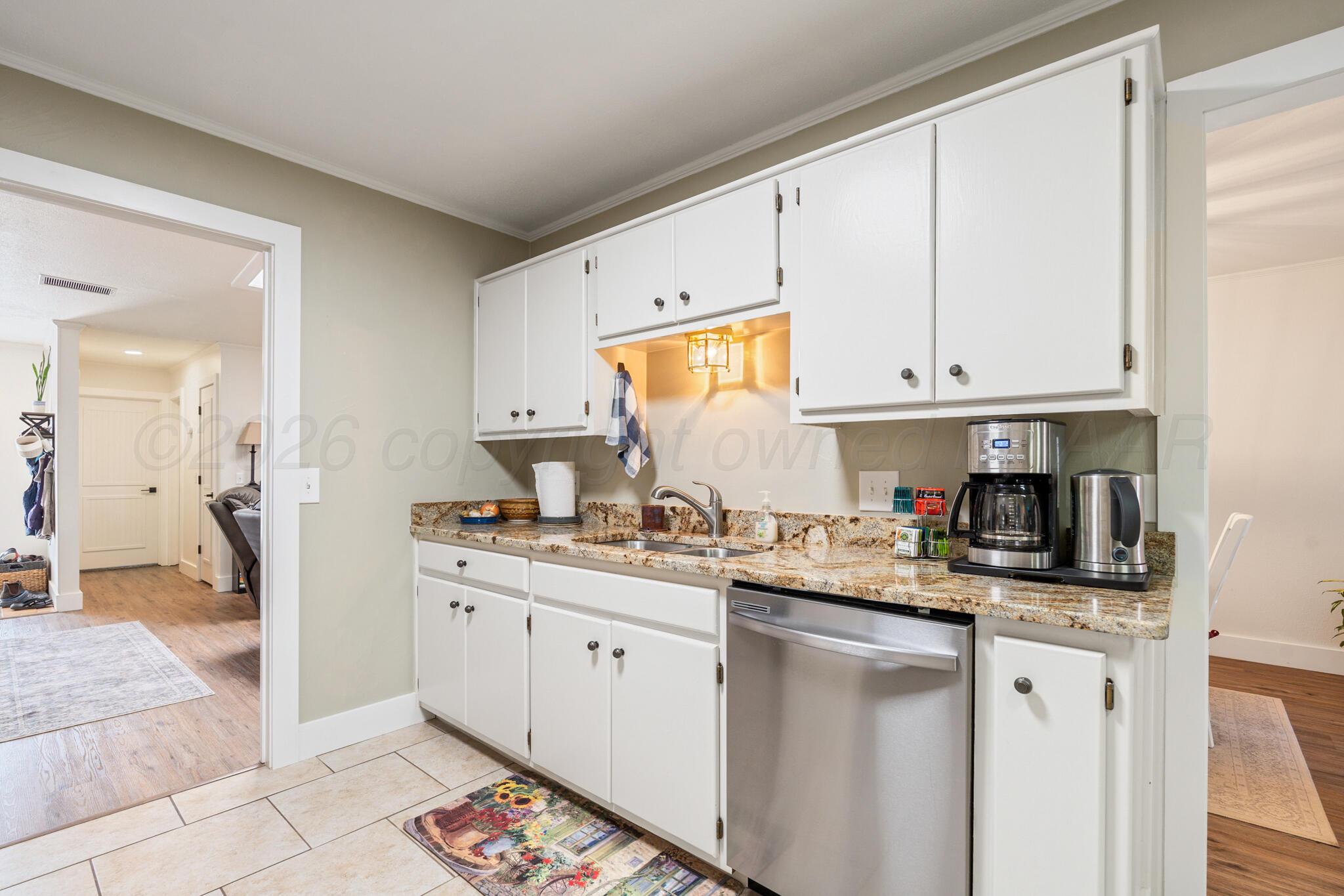 5922 Amberwood Lane Property Photo 12
