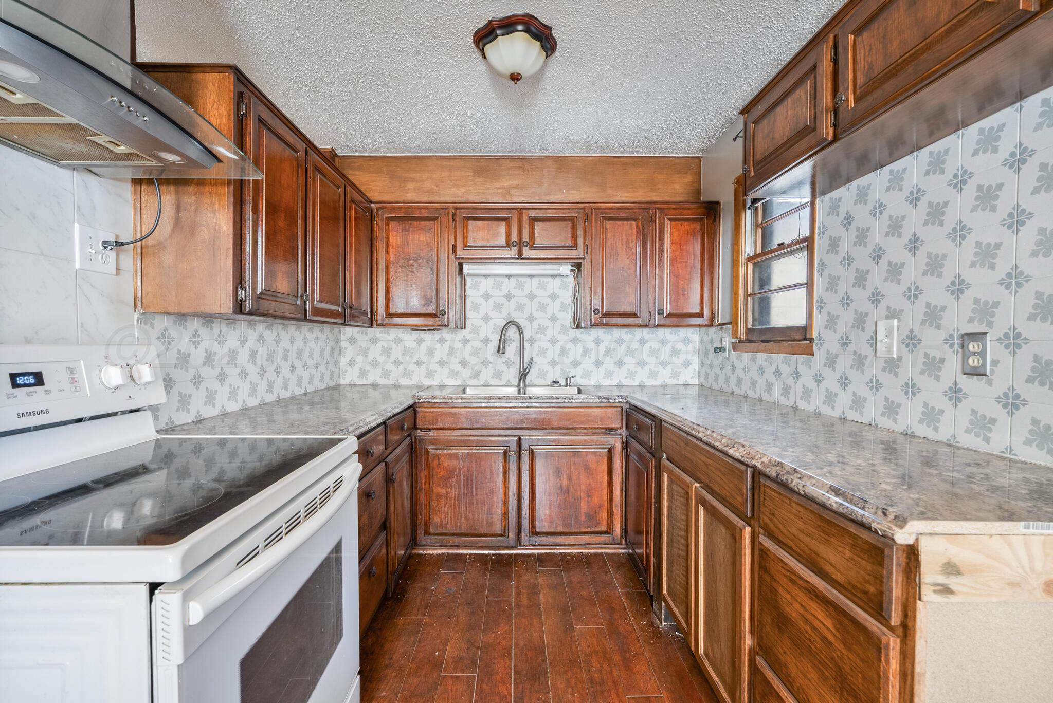 2203 N Woodland Street Property Photo 3