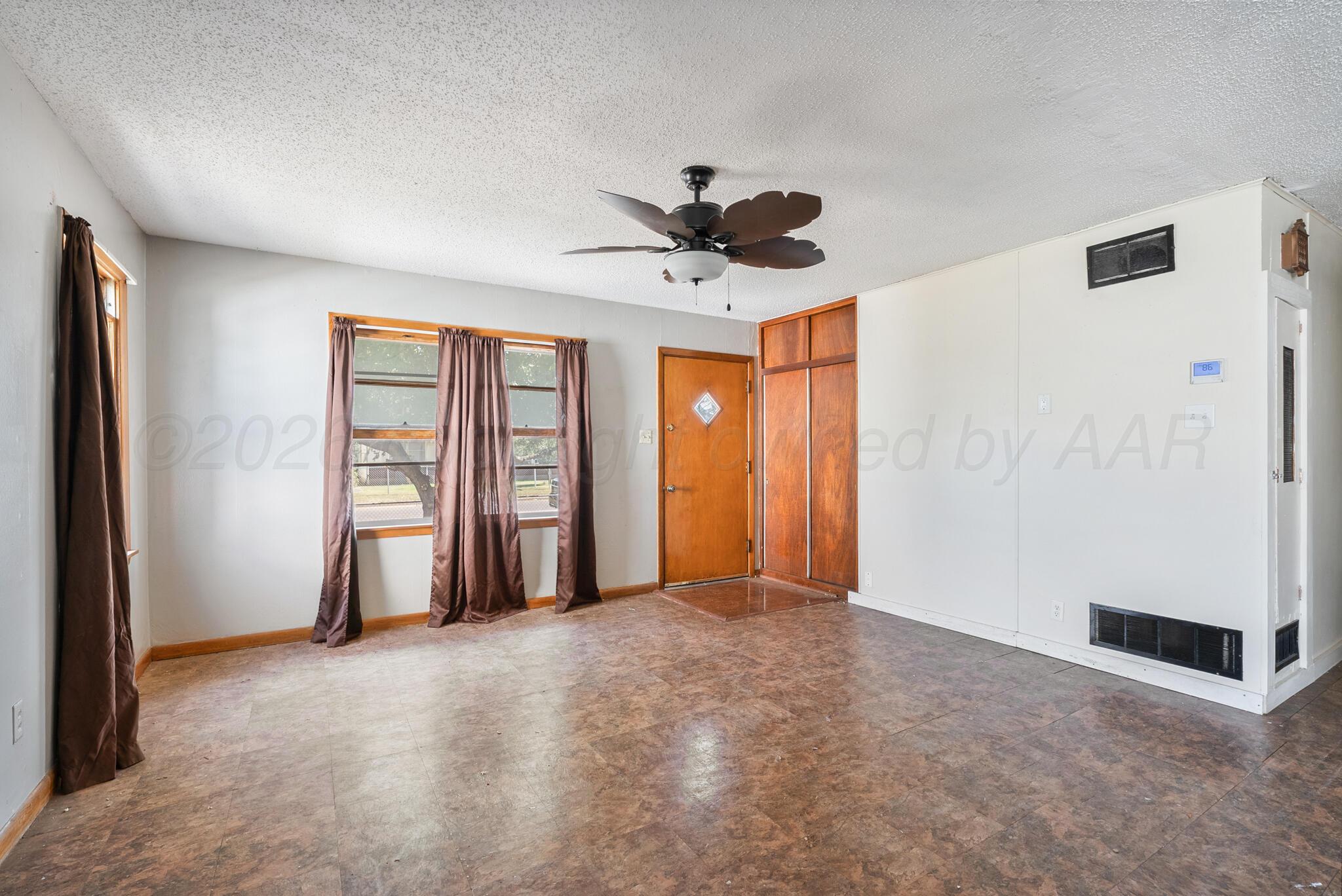 2203 N Woodland Street Property Photo 4