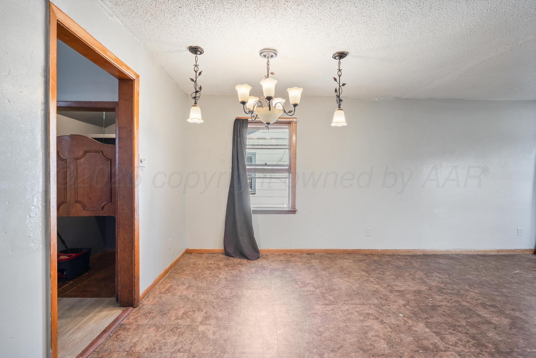 2203 N Woodland Street Property Photo 5