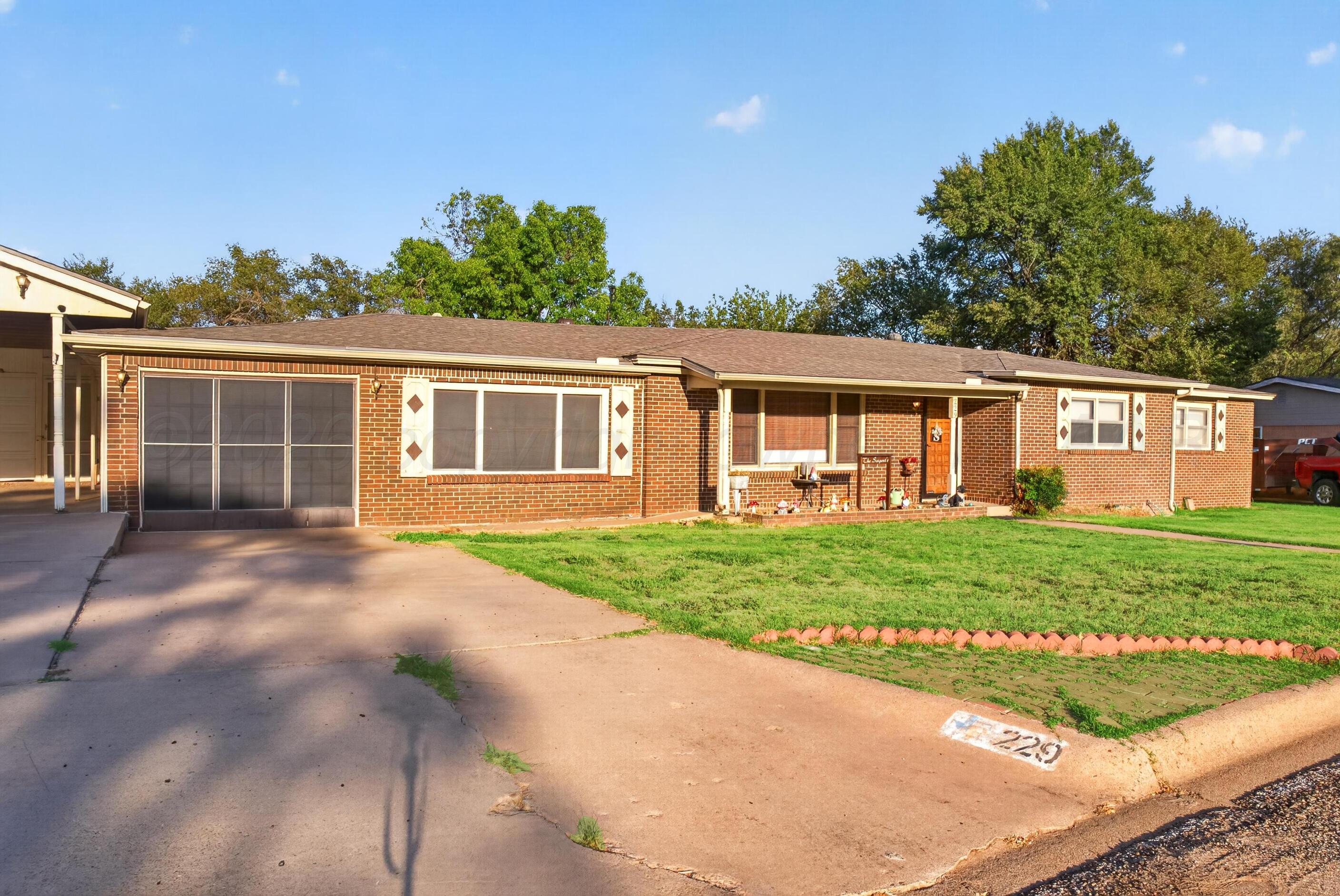 229 Garrett Street Property Photo 3