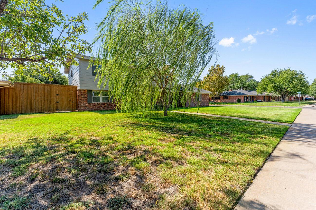 6219 Adirondack Property Photo 2