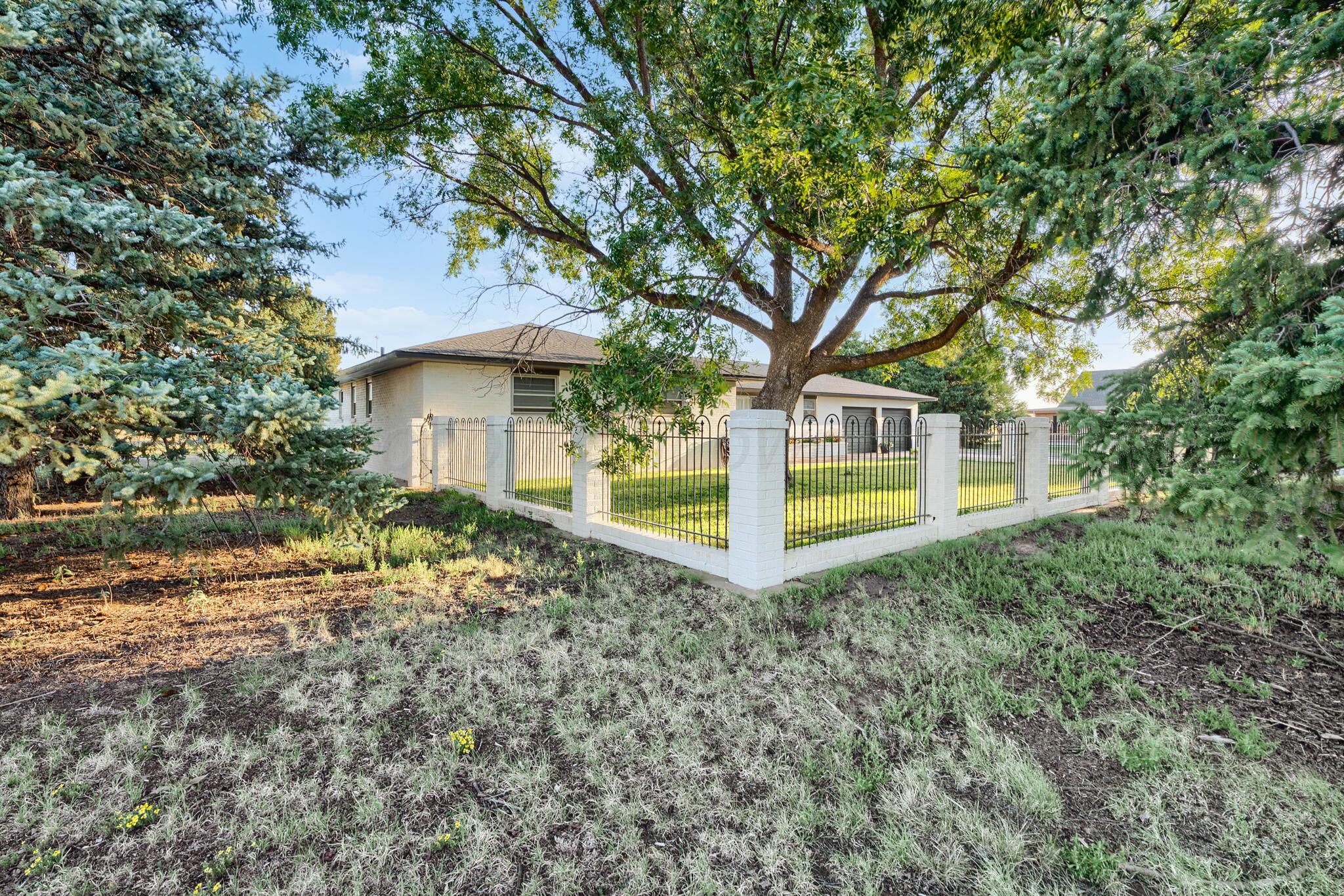 1309 E 16th Street Property Photo 2