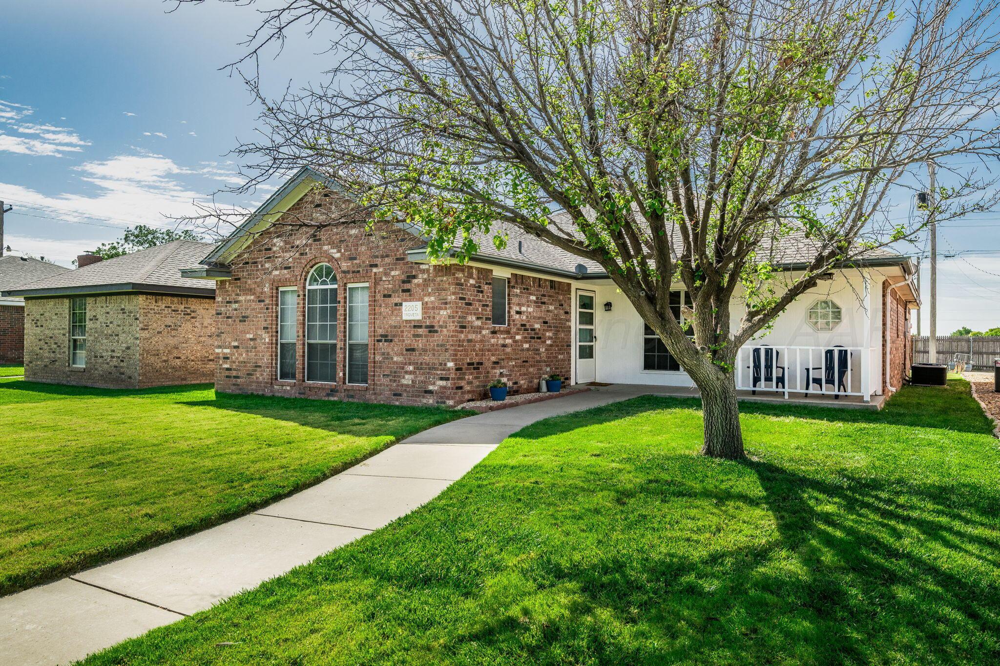 2205 Troveta Drive Property Photo 2