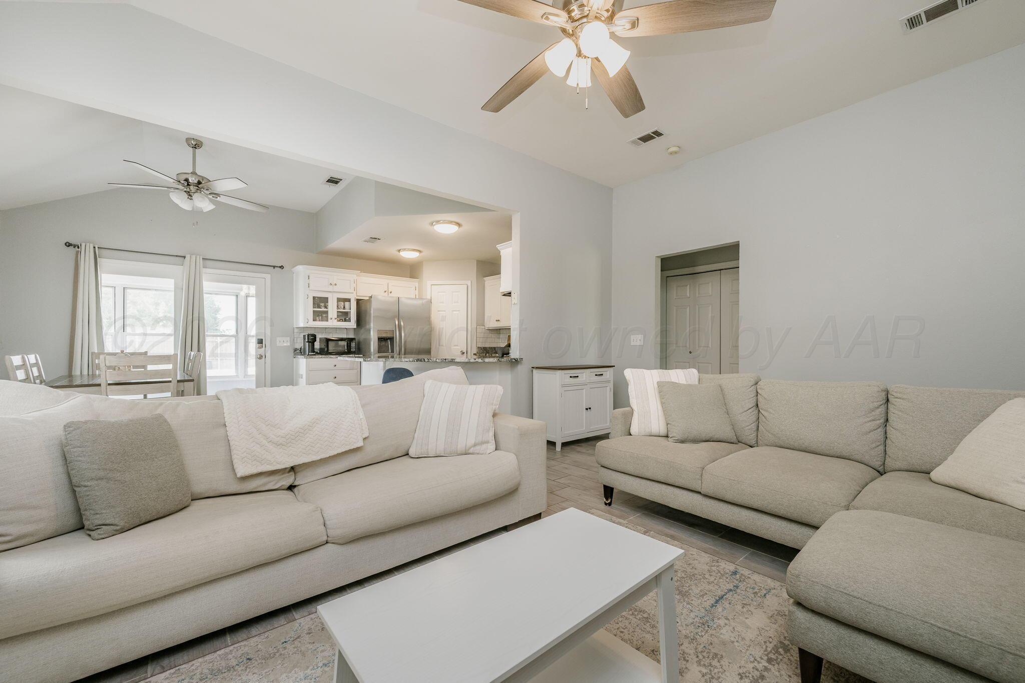 2205 Troveta Drive Property Photo 6