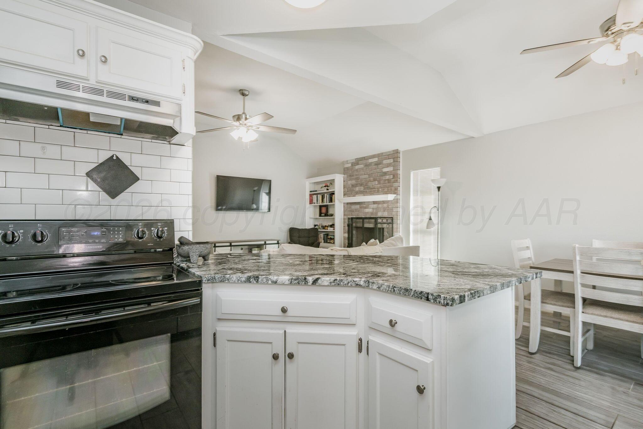 2205 Troveta Drive Property Photo 8