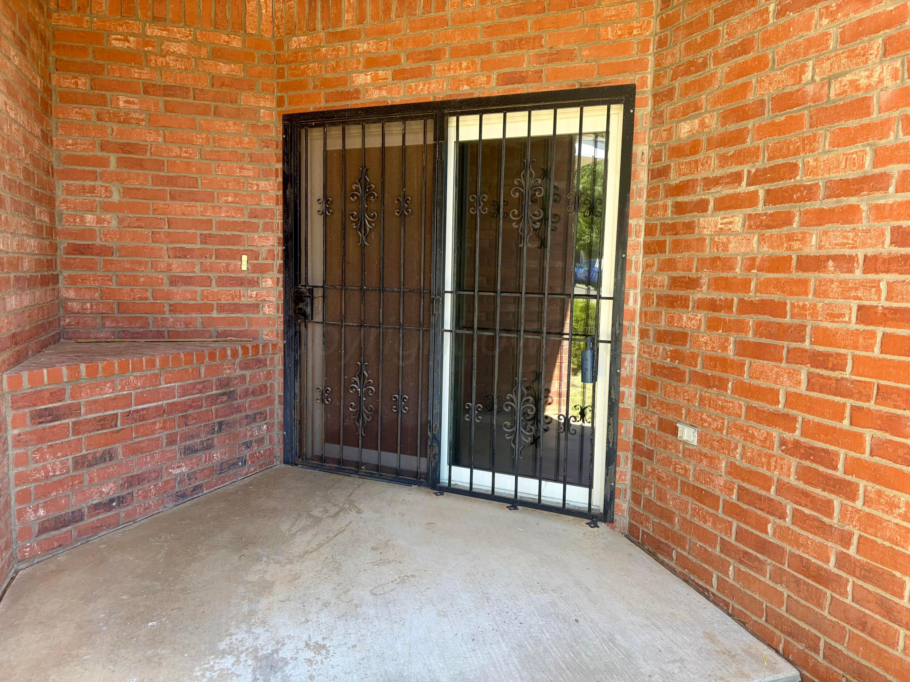 8509 Barstow Drive Property Photo 3
