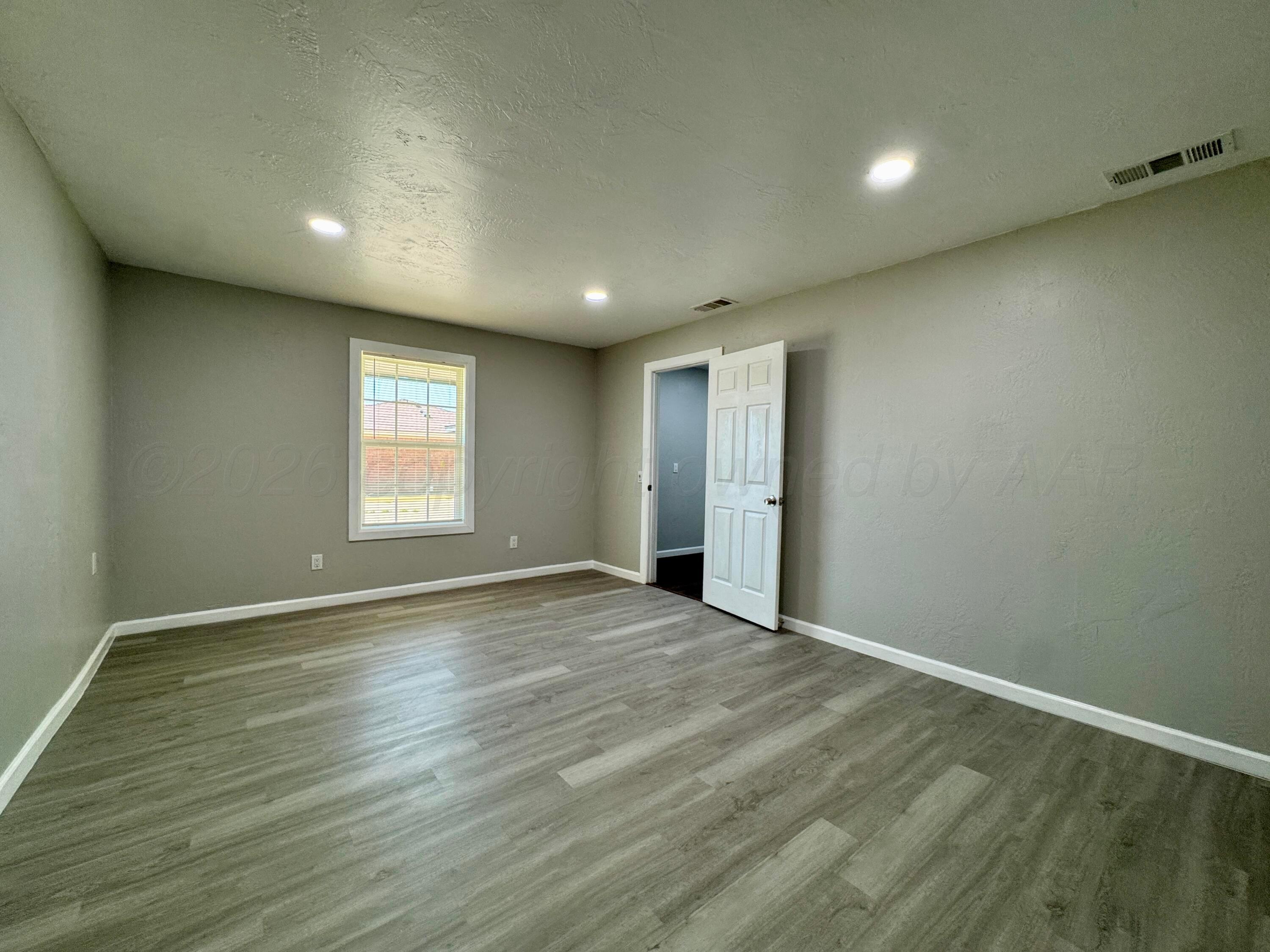 709 Cherokee Drive Property Photo 5