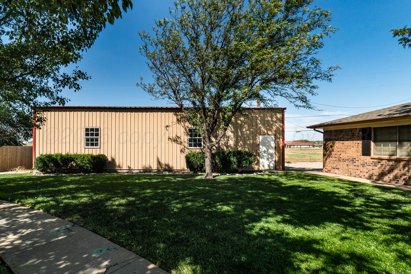 5106 Black Oak Drive Property Photo 2
