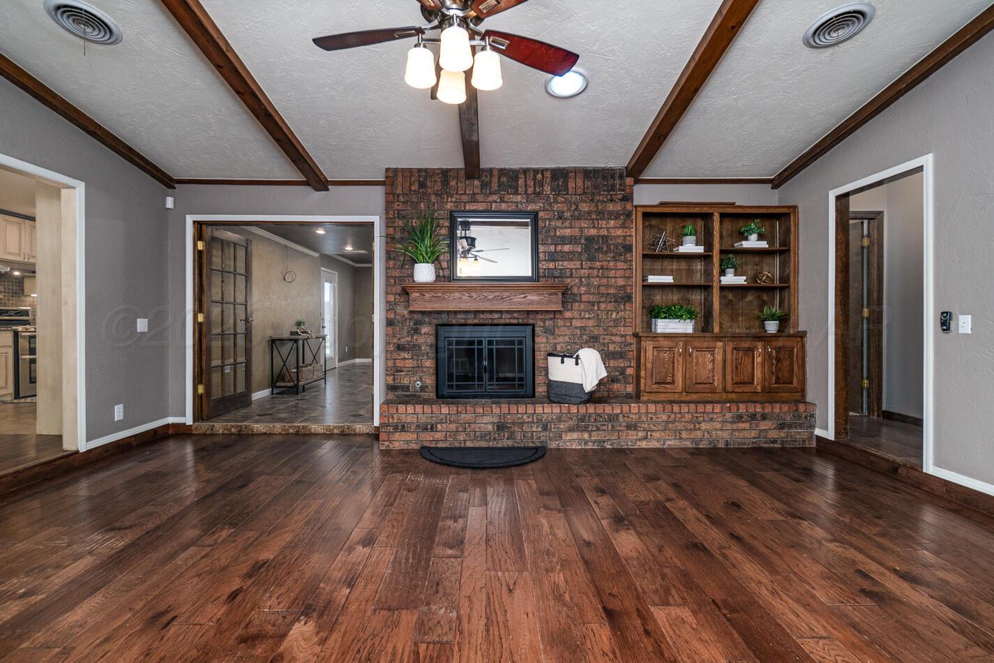 5106 Black Oak Drive Property Photo 6