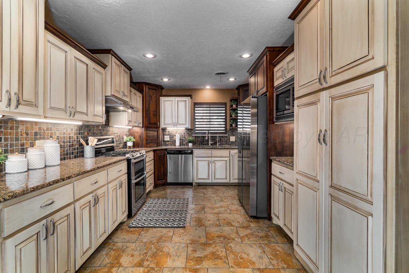 5106 Black Oak Drive Property Photo 9