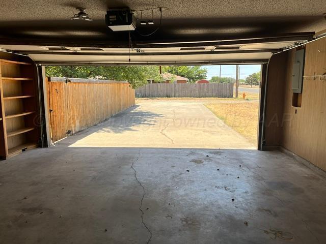 2725 James Louis Drive Property Photo 5