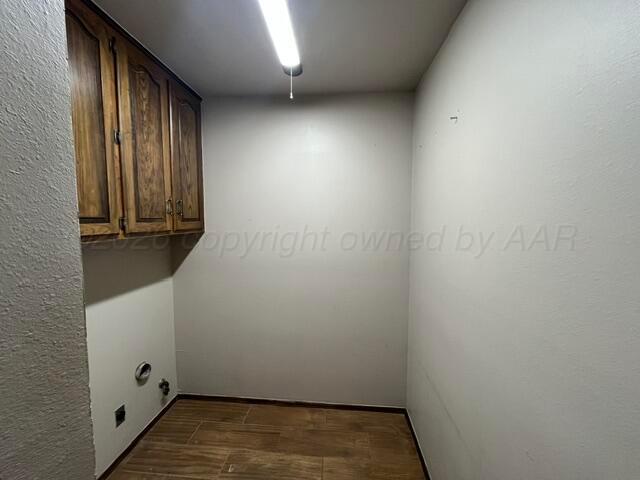 2725 James Louis Drive Property Photo 8