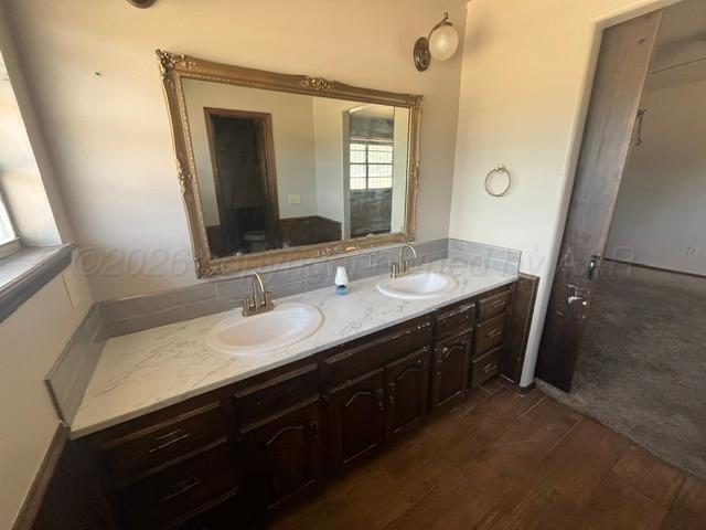 2725 James Louis Drive Property Photo 10