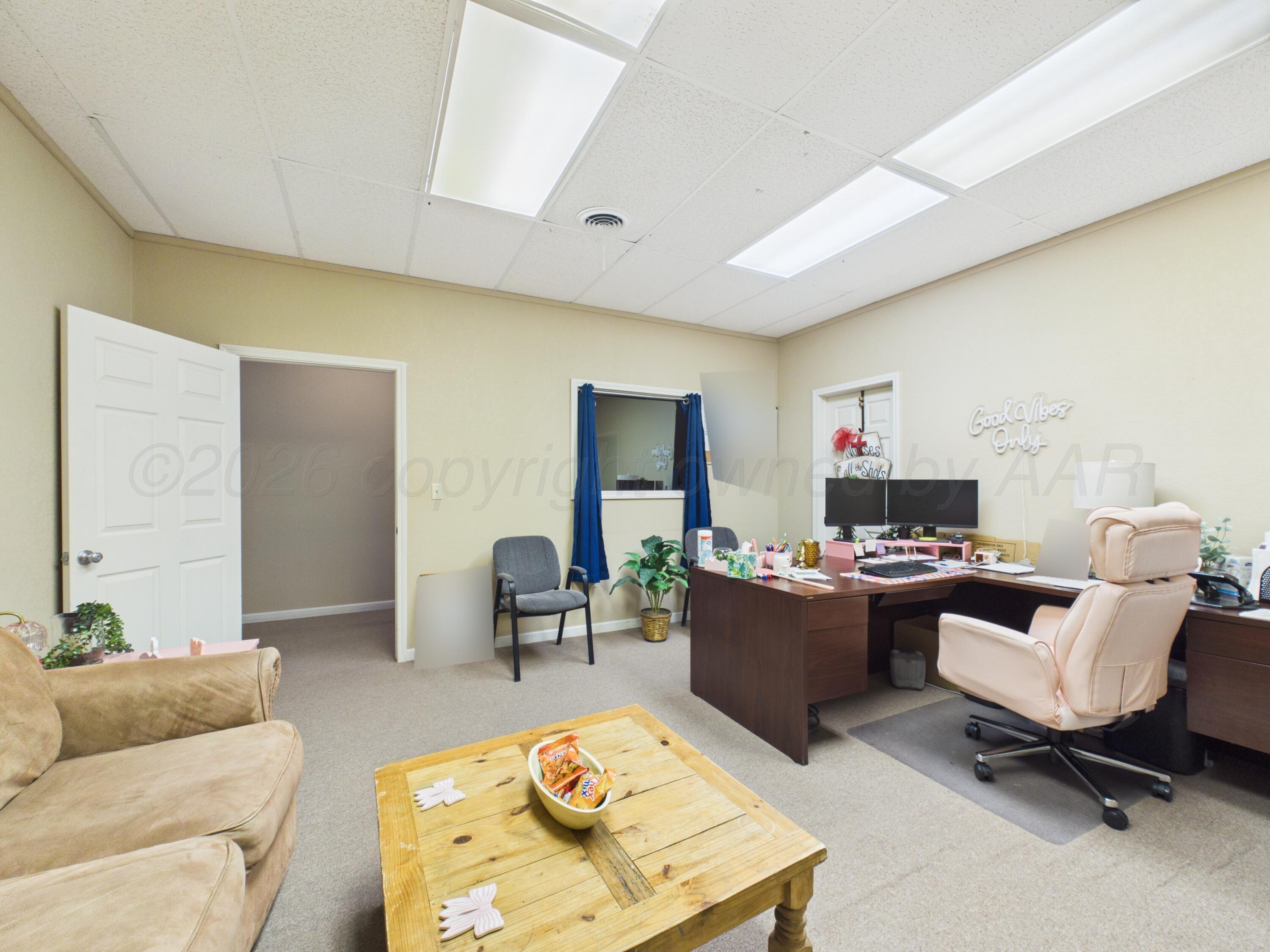 2217/2218 Perryton Parkway Property Photo 12