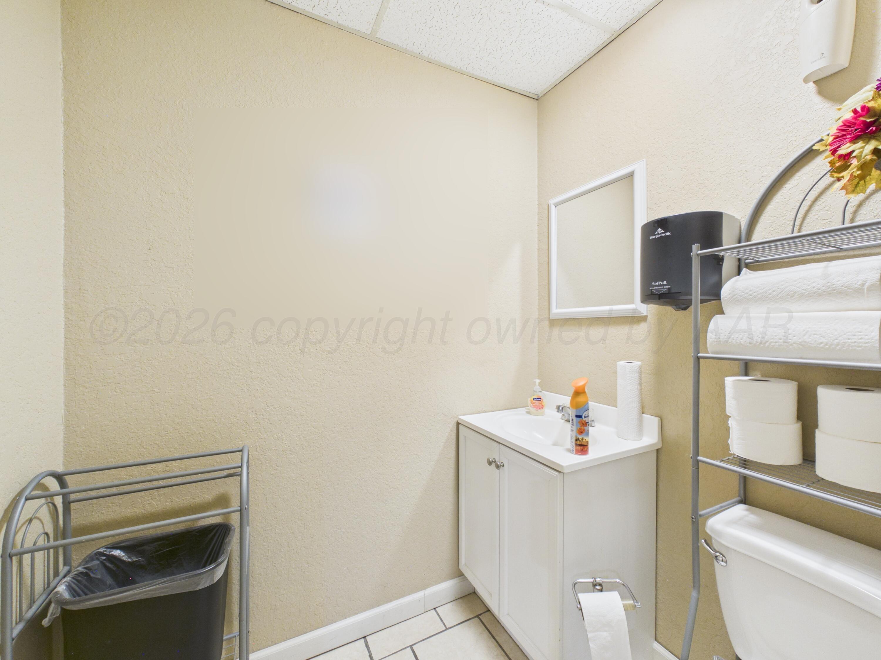 2217/2218 Perryton Parkway Property Photo 27
