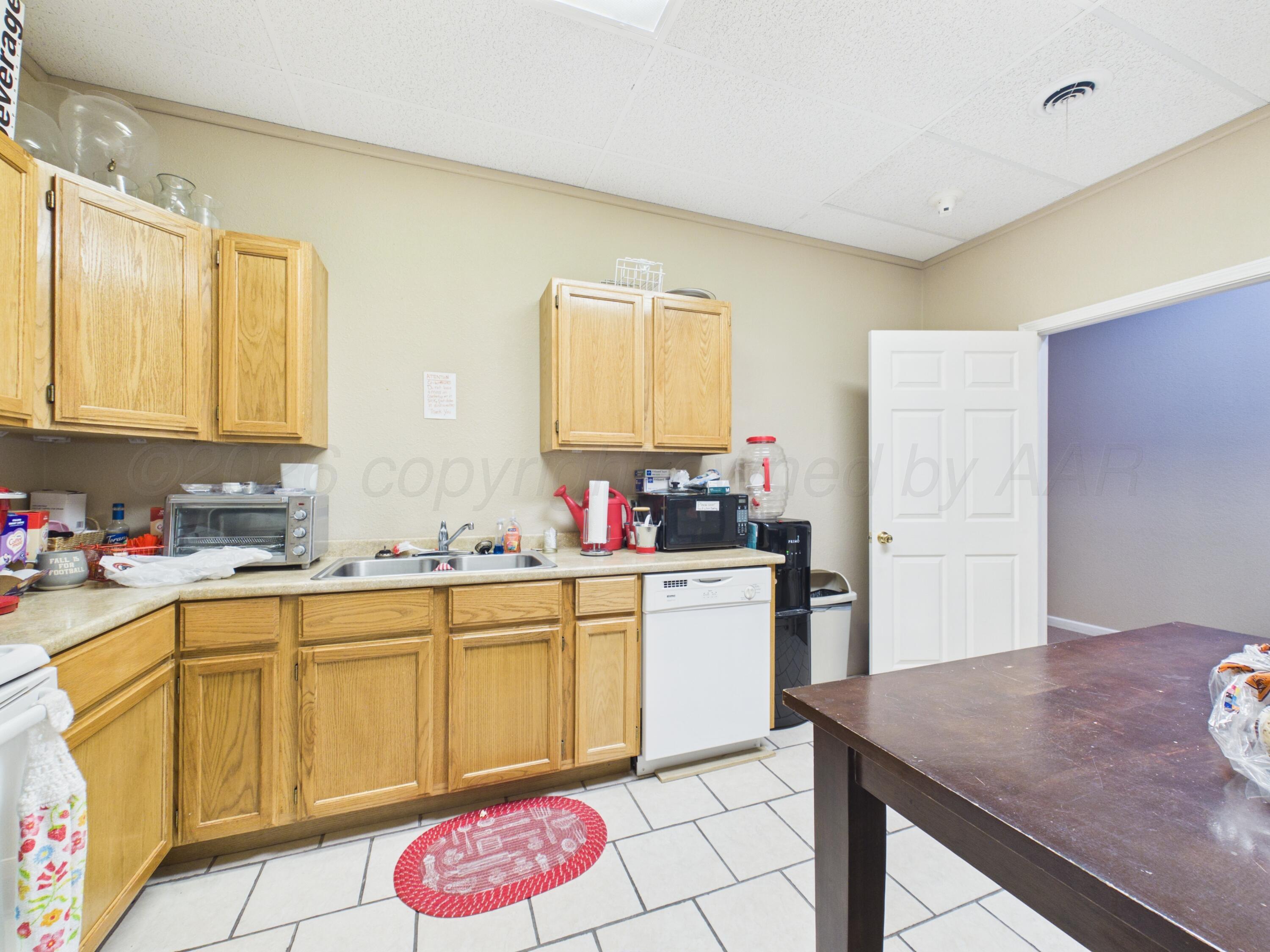 2217/2218 Perryton Parkway Property Photo 38