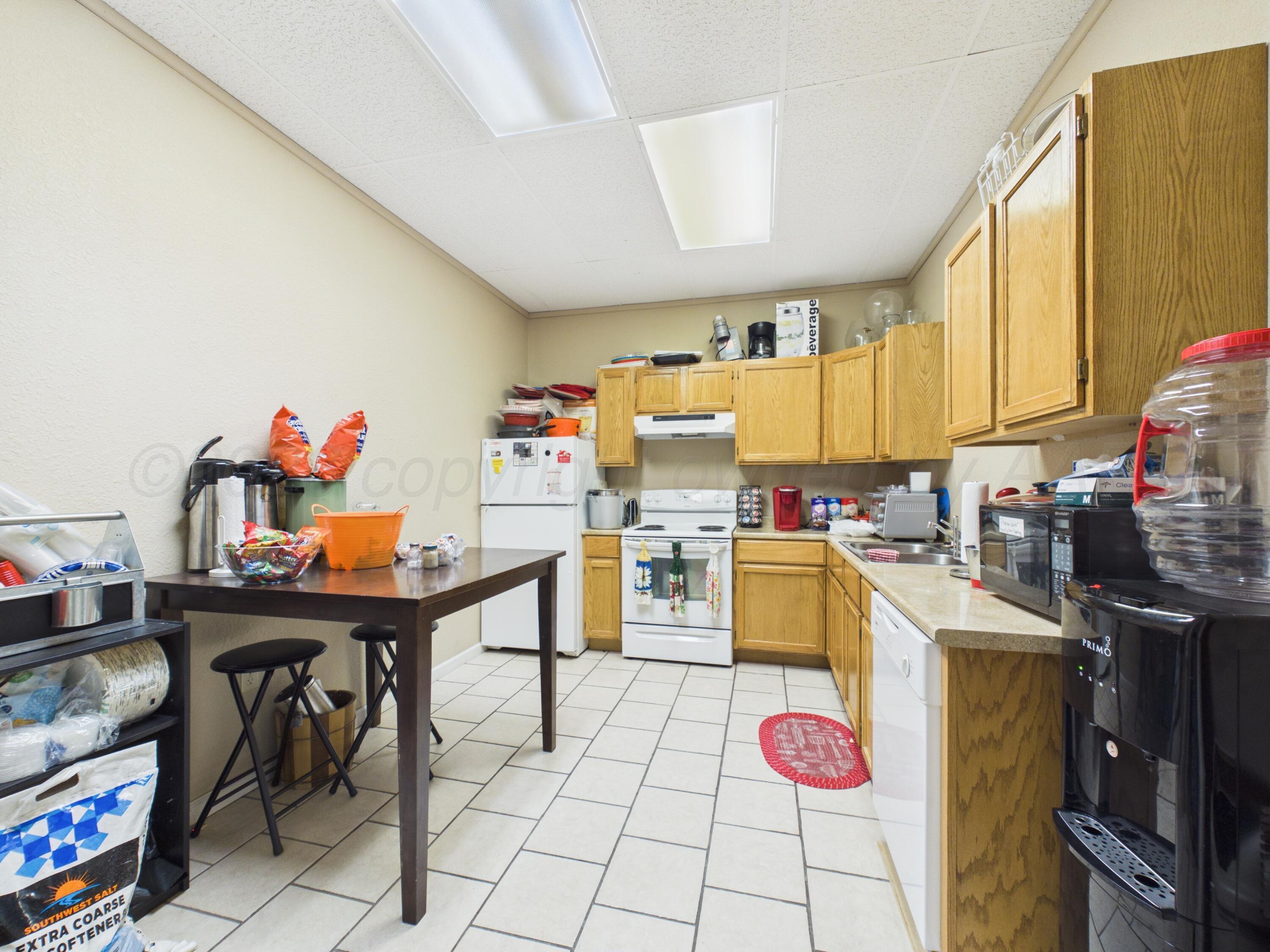 2217/2218 Perryton Parkway Property Photo 39