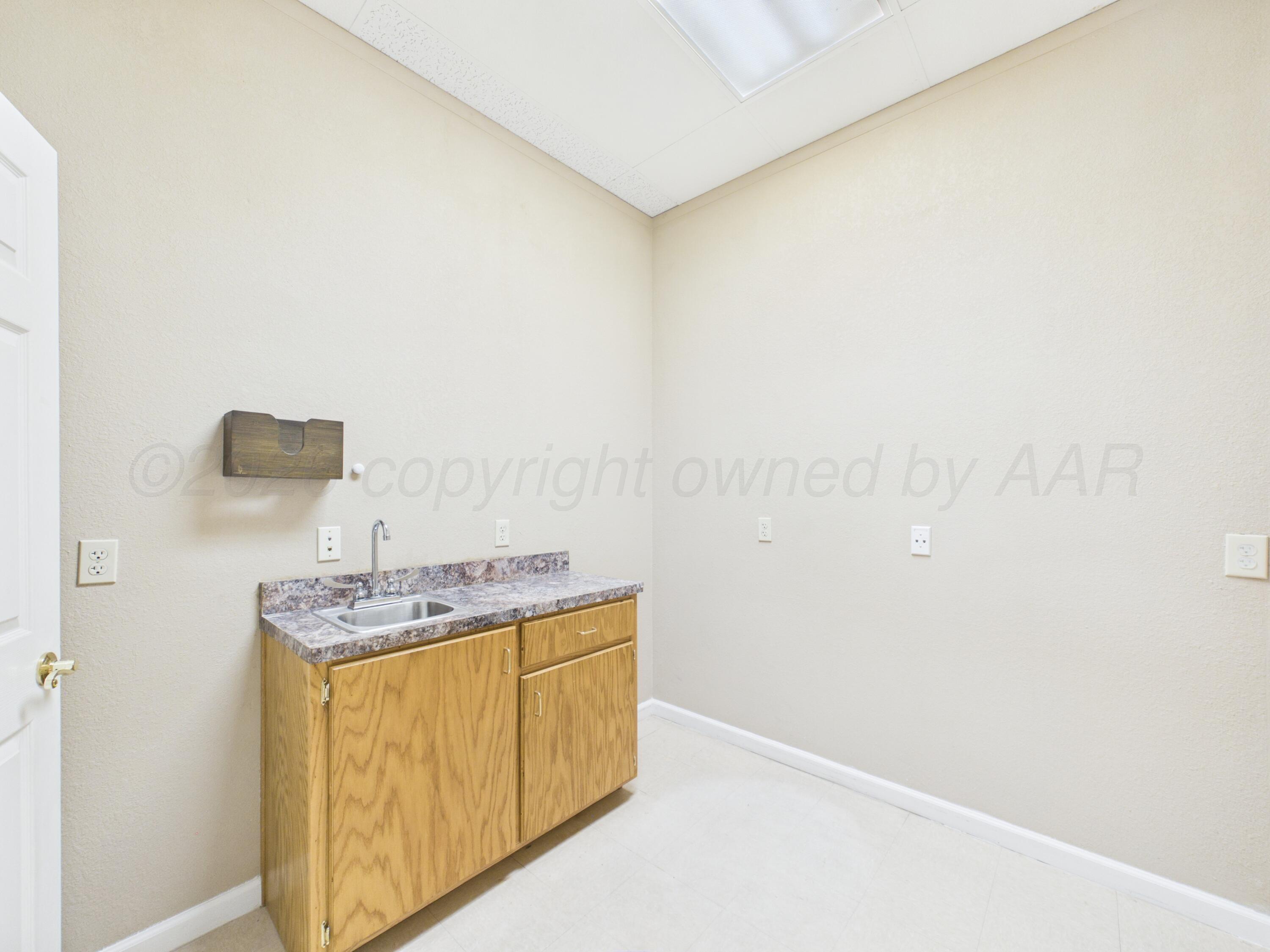 2217/2218 Perryton Parkway Property Photo 51