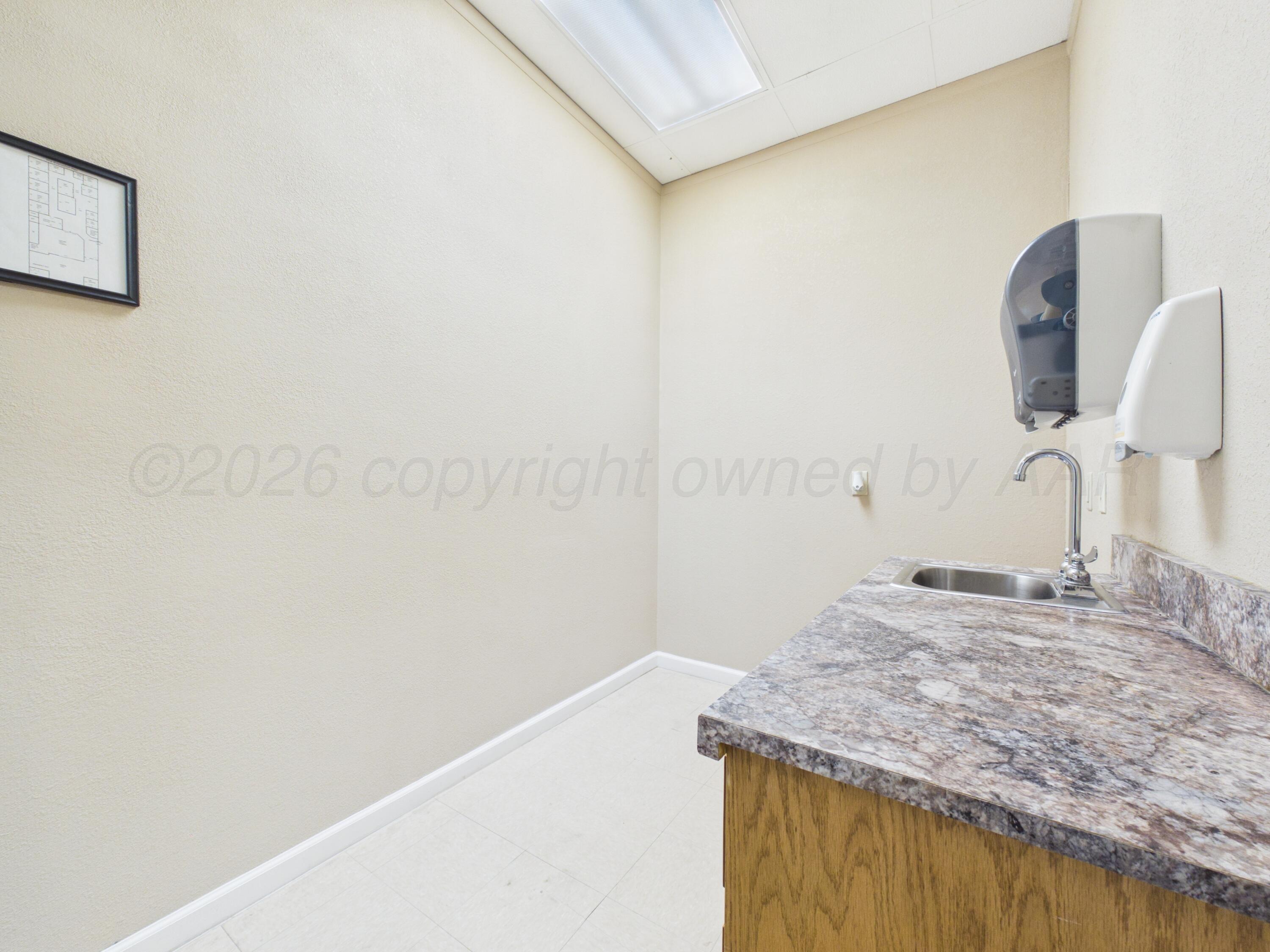 2217/2218 Perryton Parkway Property Photo 77