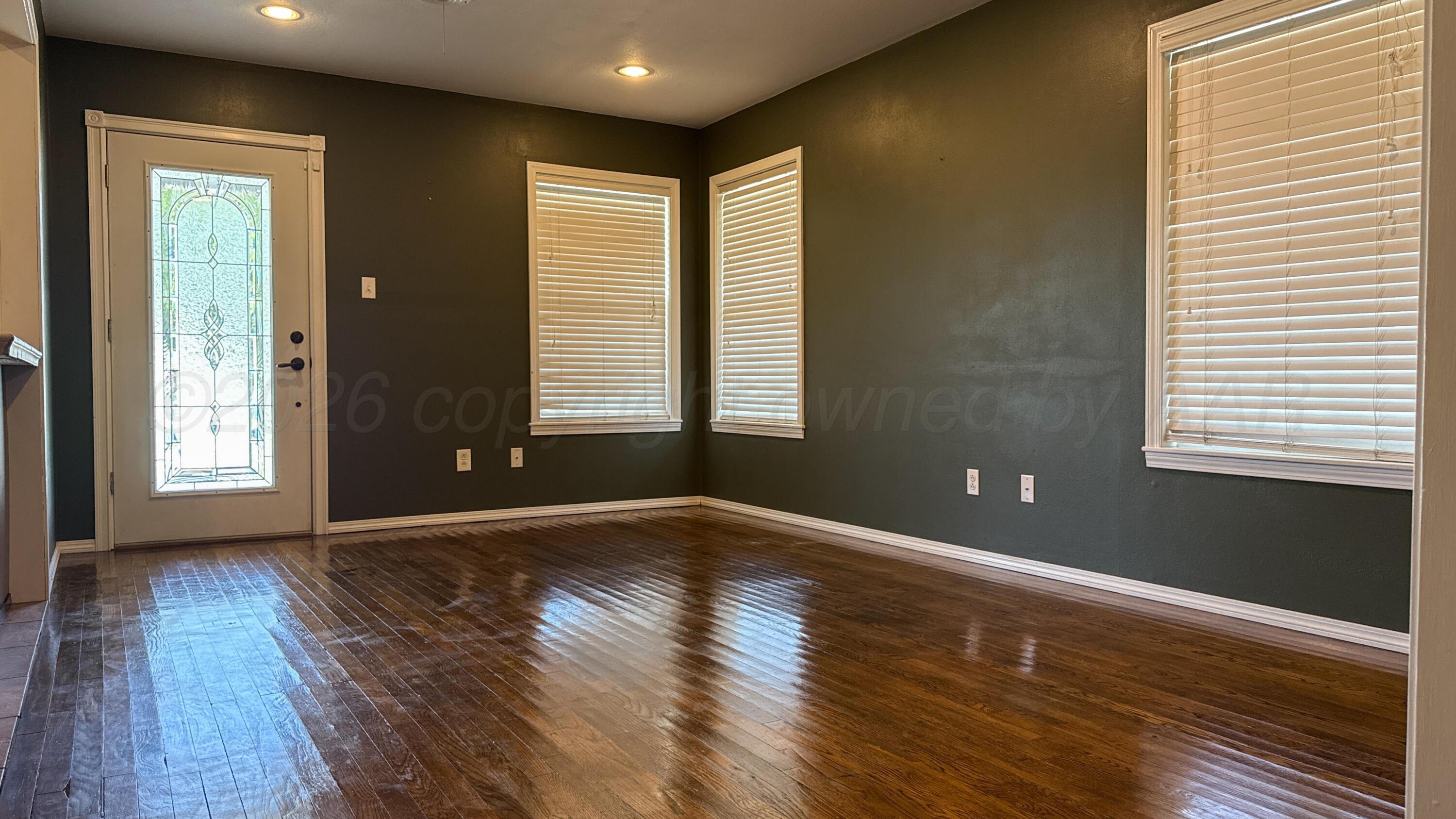 931 Elmore Street Property Photo 10