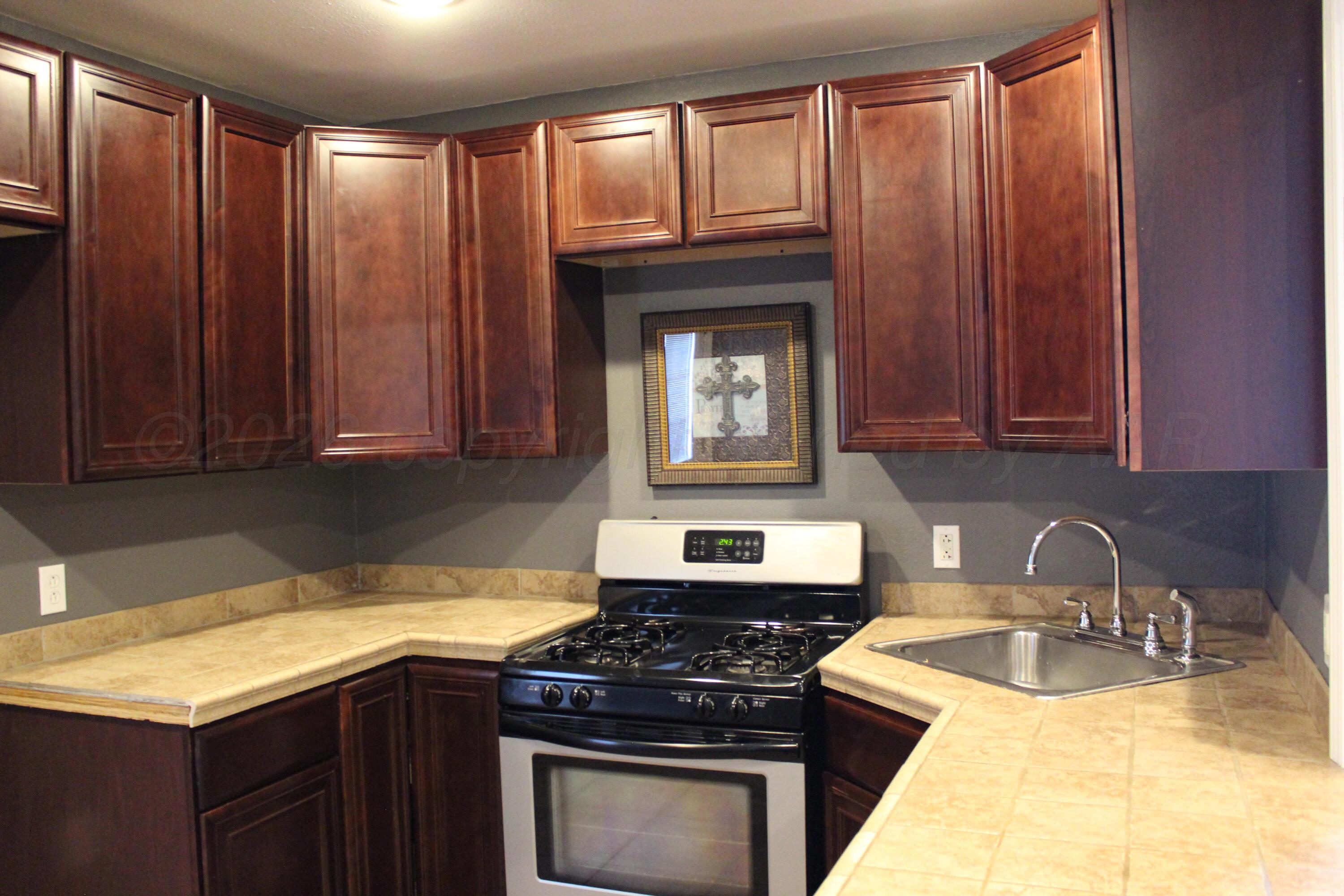 931 Elmore Street Property Photo 13