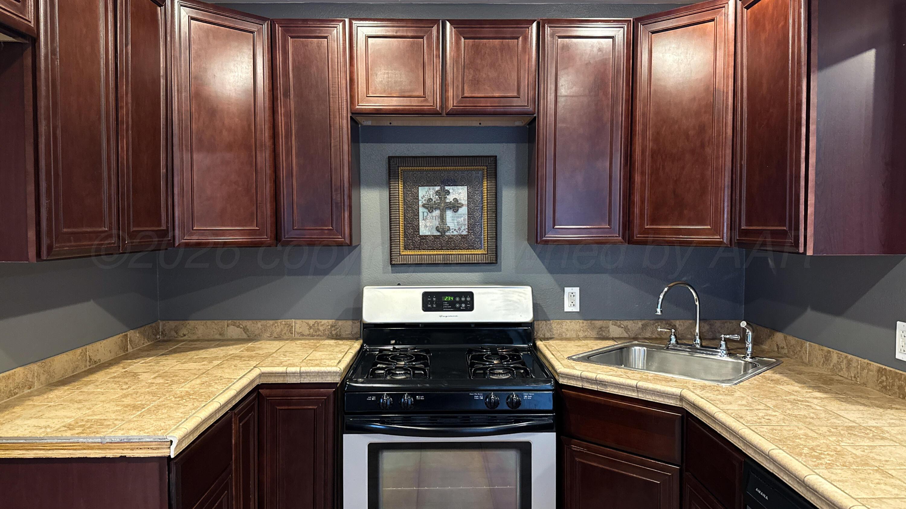 931 Elmore Street Property Photo 15