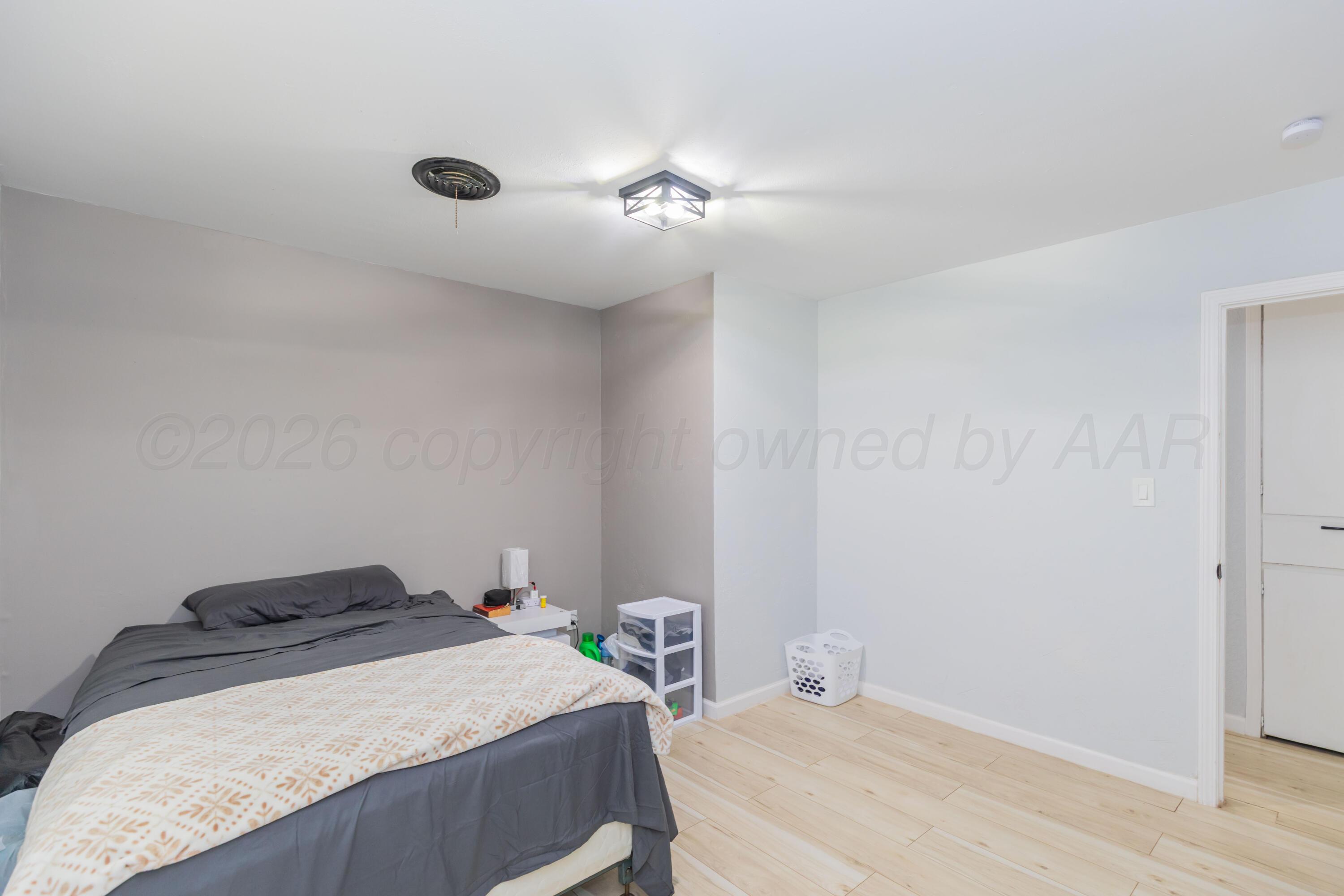 912 W Bonita Avenue Property Photo 18