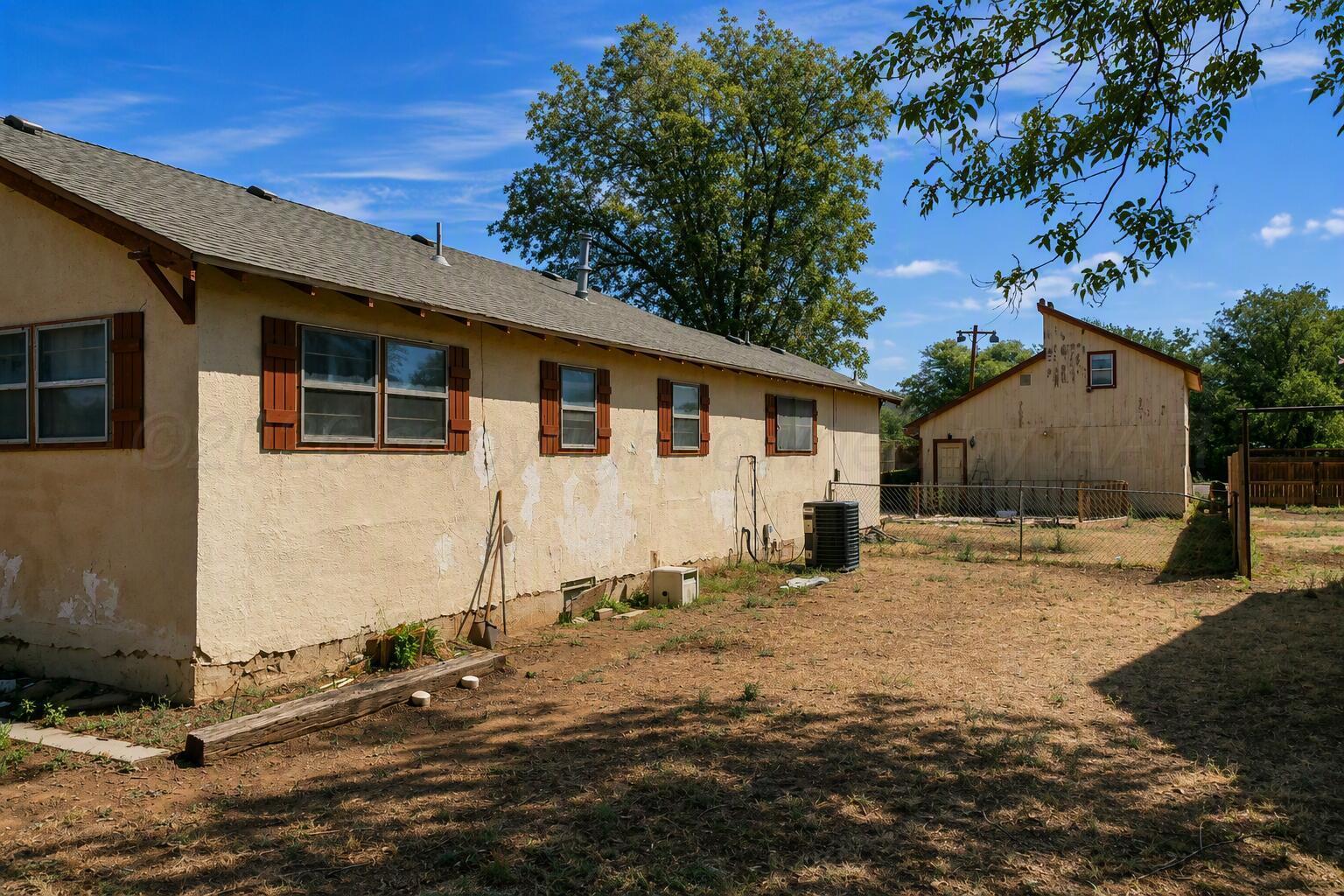 211 N 2nd Street Property Photo 2