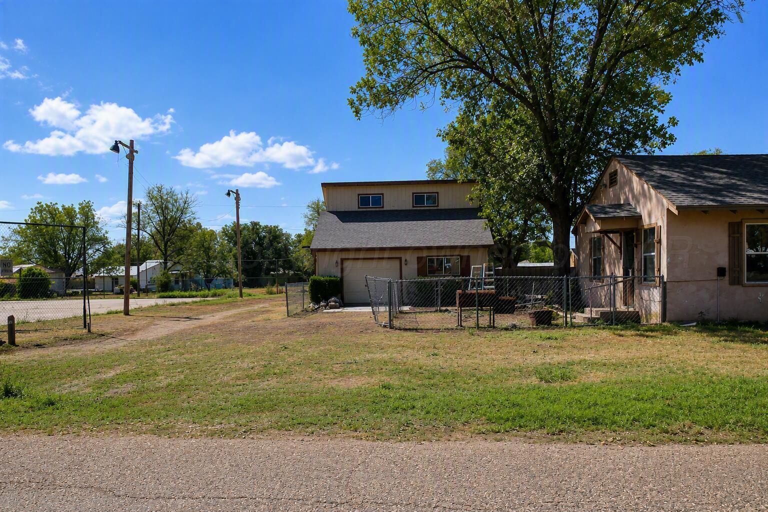 211 N 2nd Street Property Photo 4