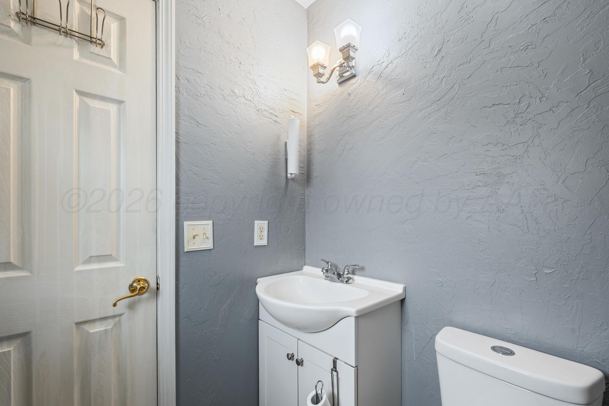 610 Avenue J Property Photo 18