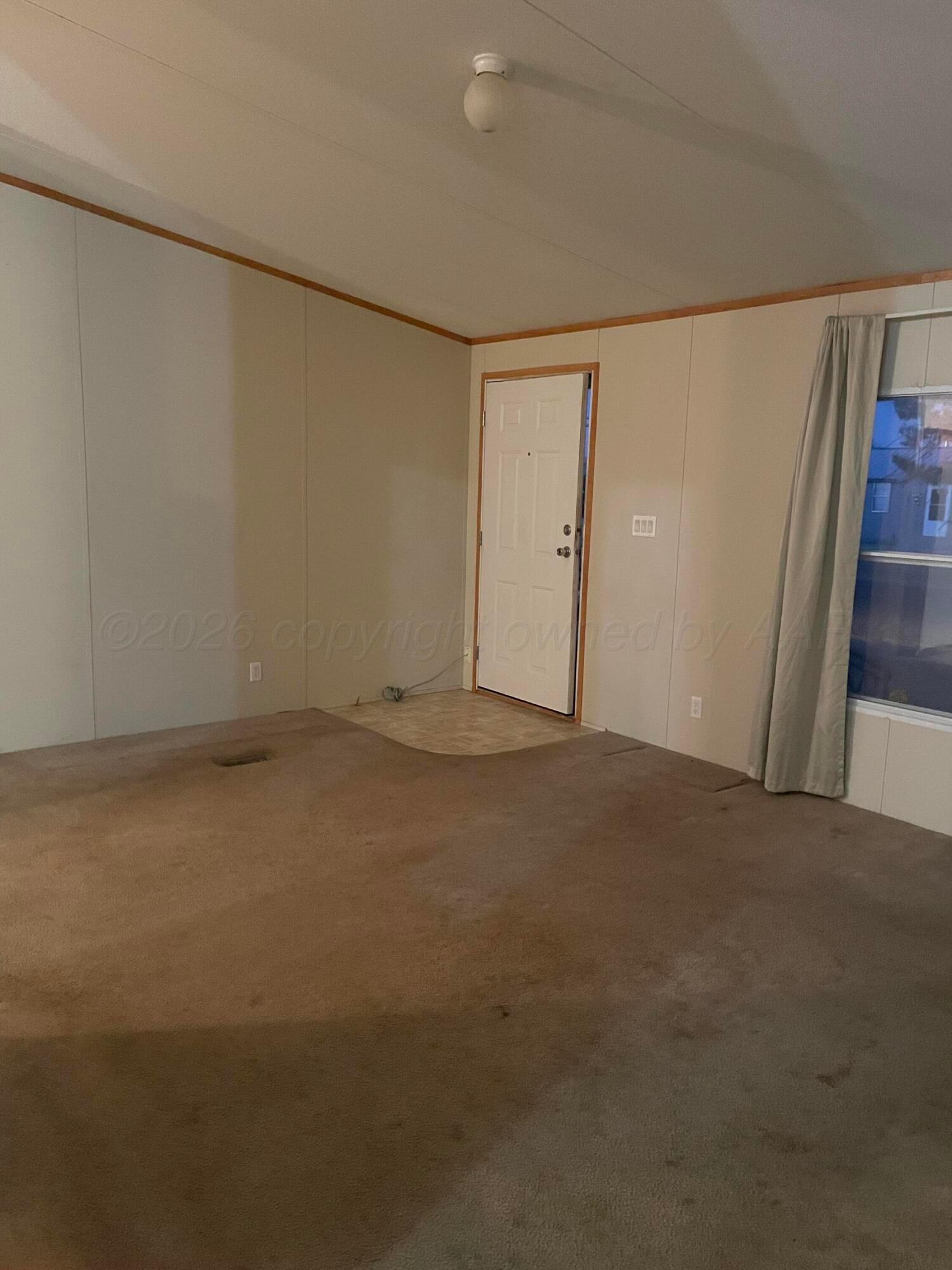 401 N Grace Street Property Photo 2