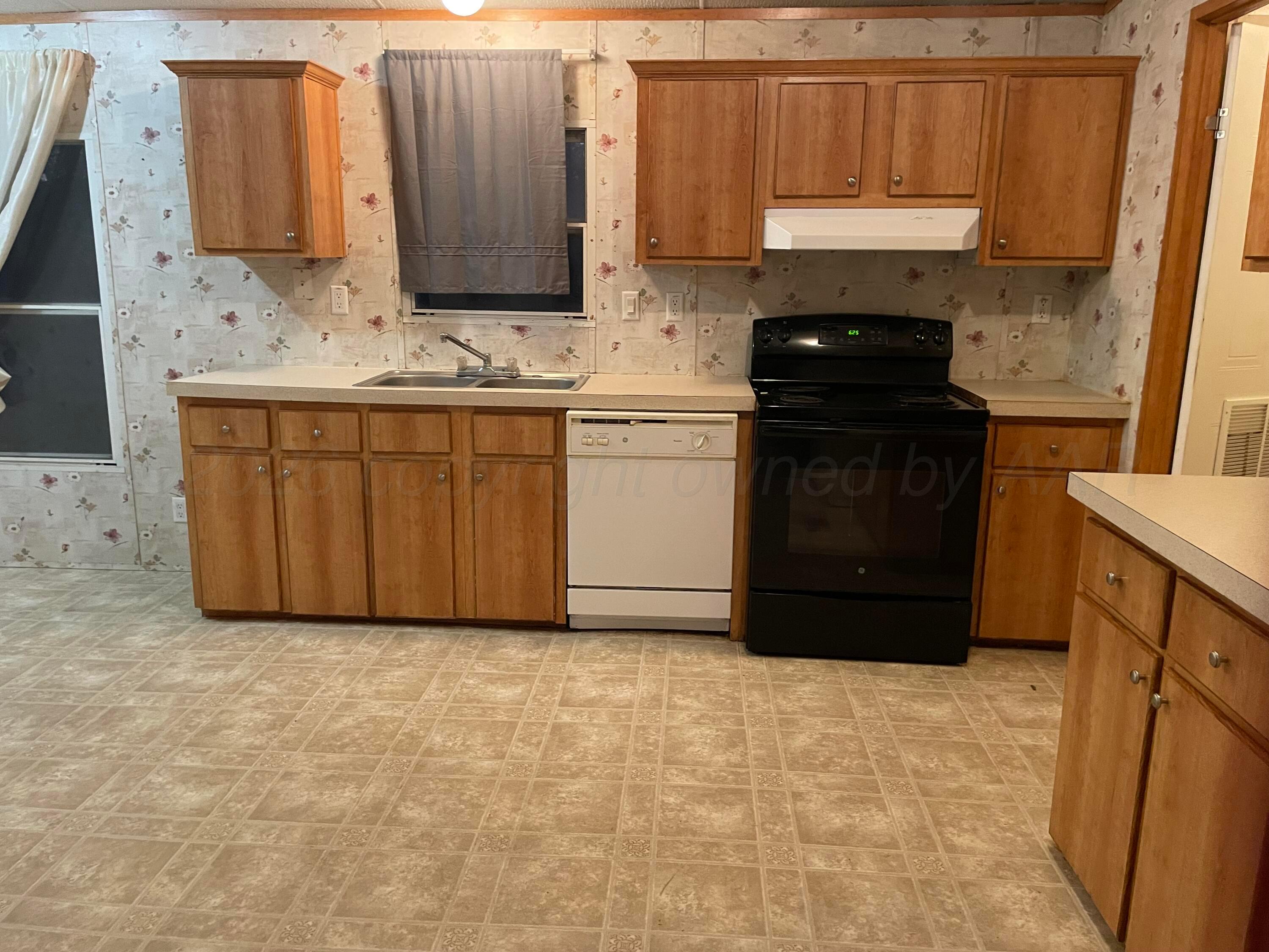 401 N Grace Street Property Photo 4