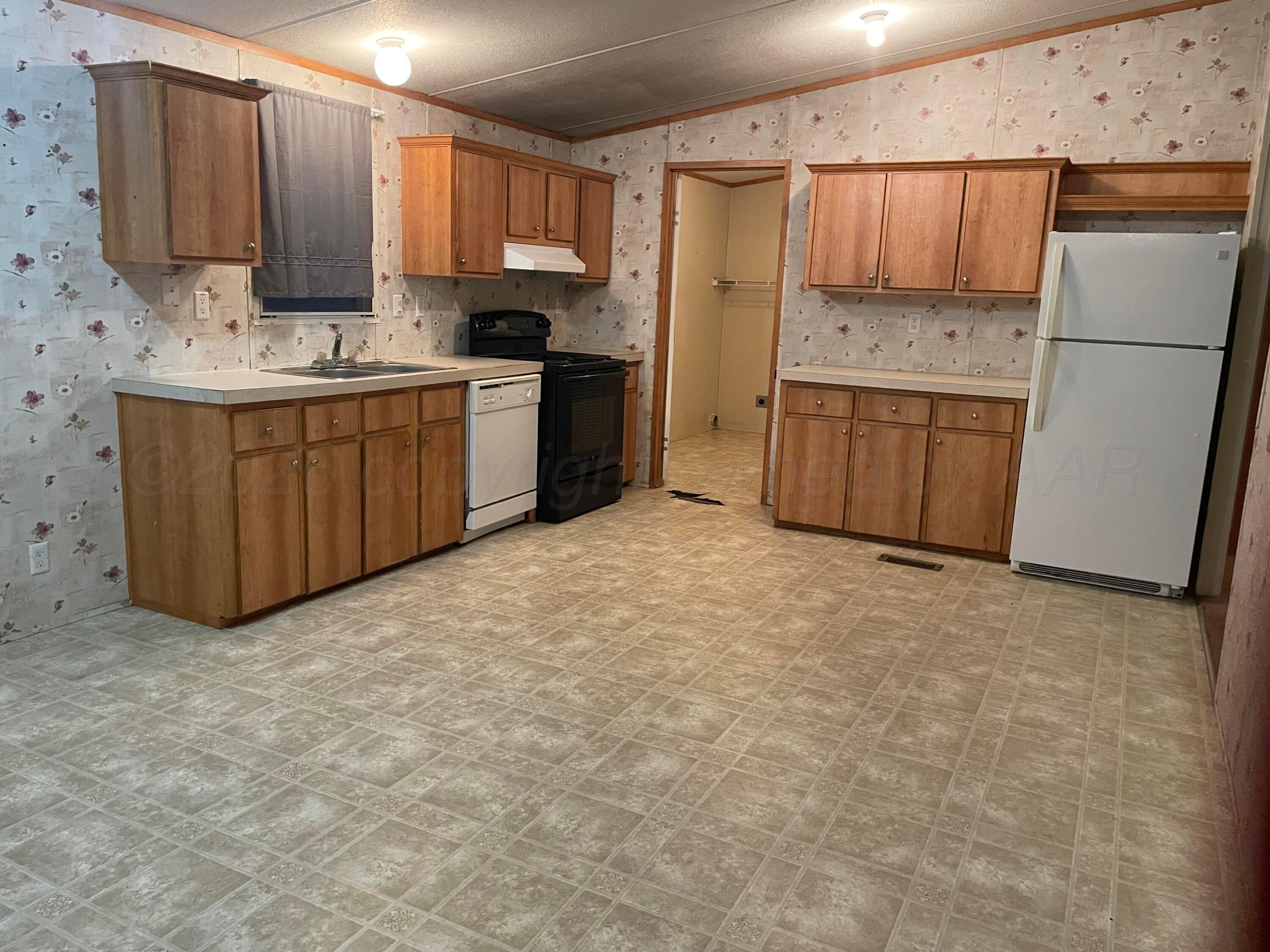 401 N Grace Street Property Photo 6