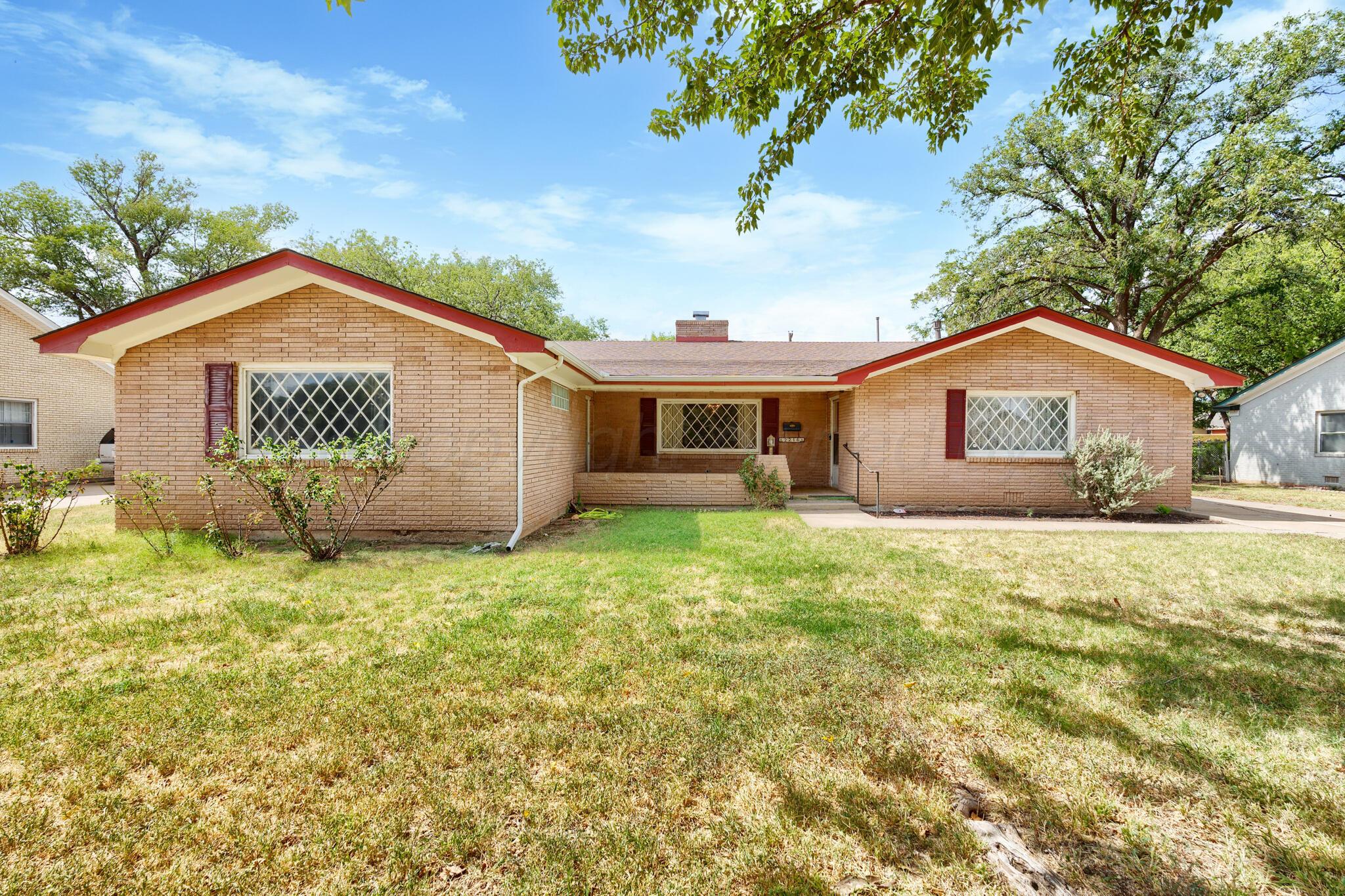 2216 S Tyler Street Property Photo 2