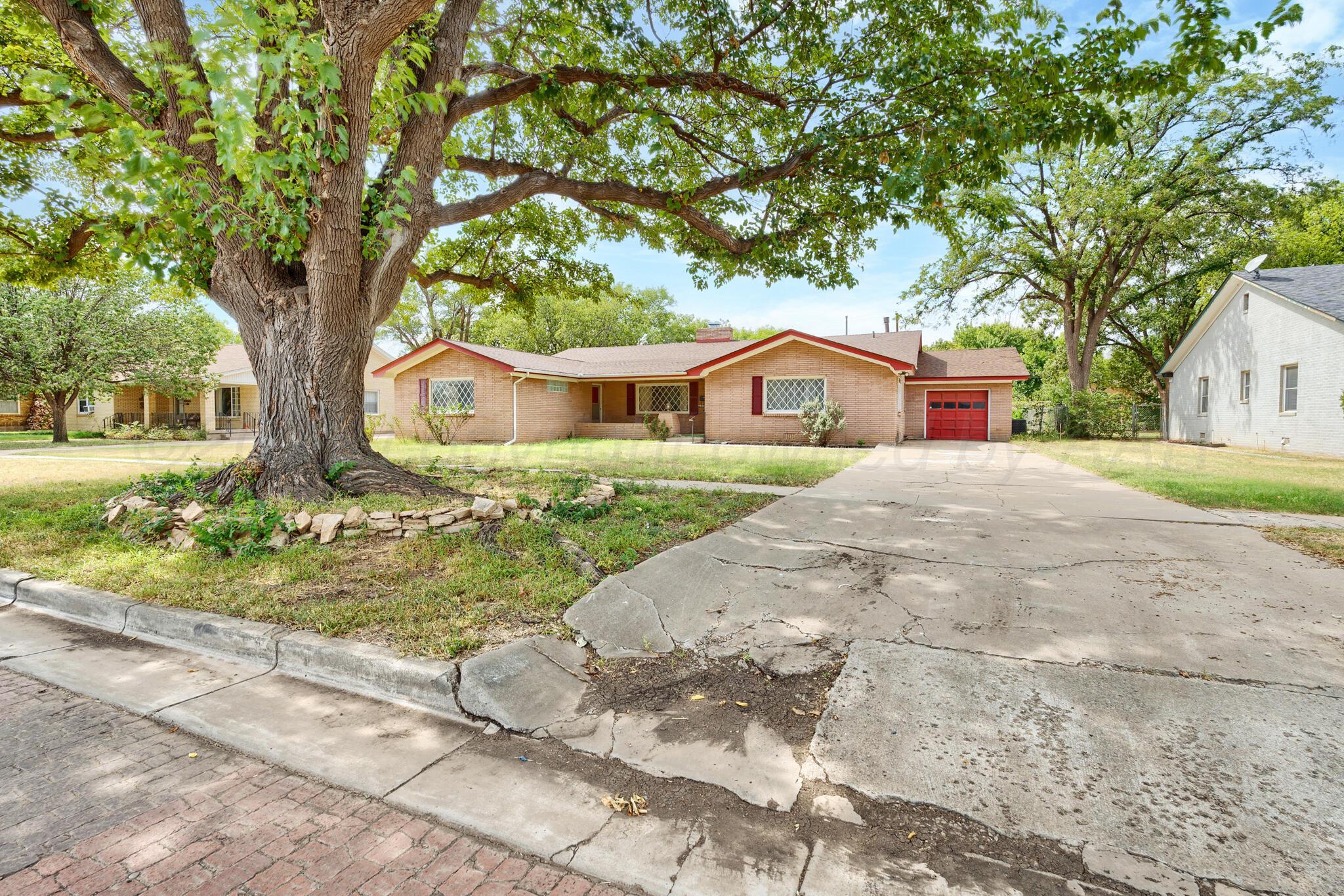 2216 S Tyler Street Property Photo 3