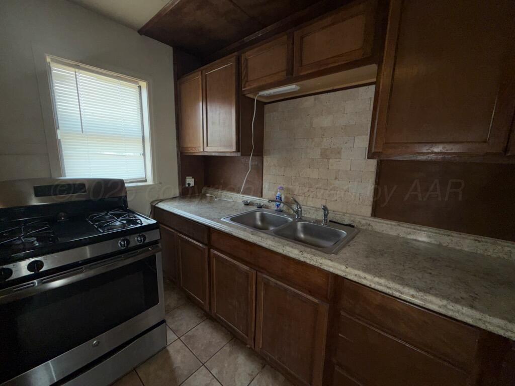 4012 Sw 6th Avenue Property Photo 3