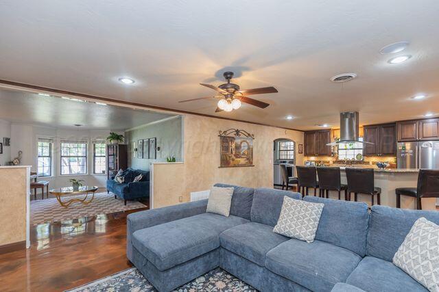 7104 Dreyfuss Road Property Photo 8