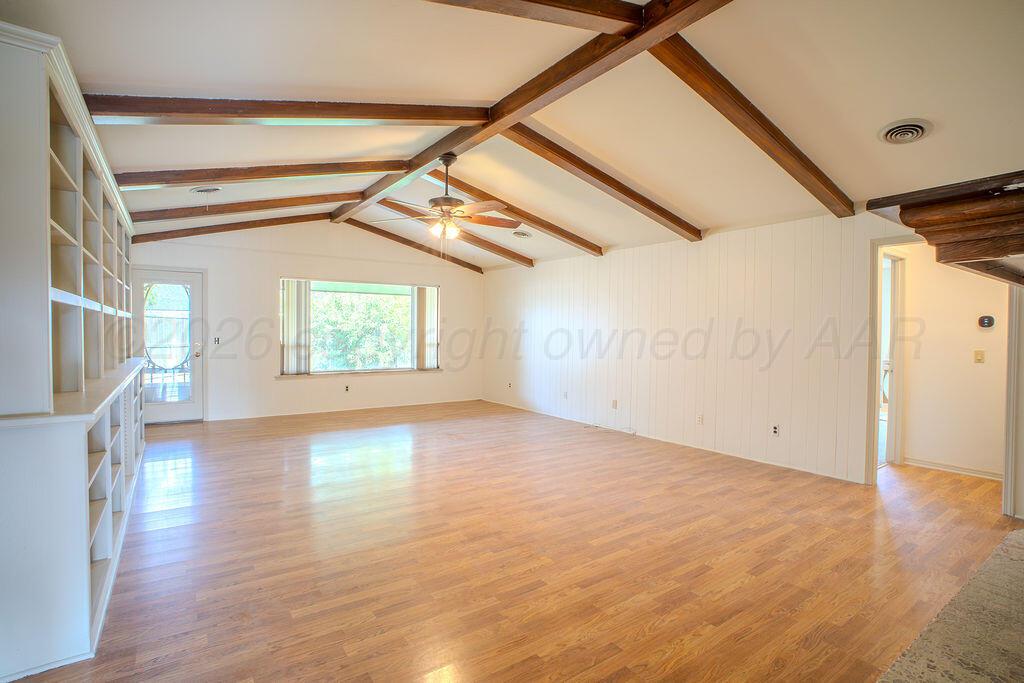 8012 Hoving Property Photo 2