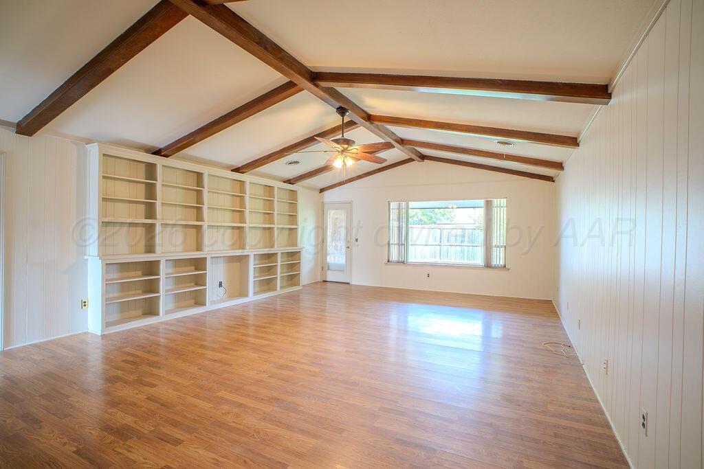 8012 Hoving Property Photo 4