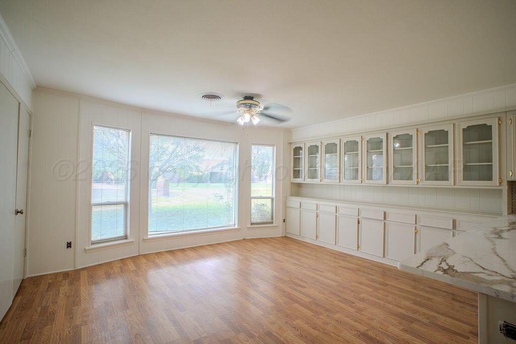 8012 Hoving Property Photo 12