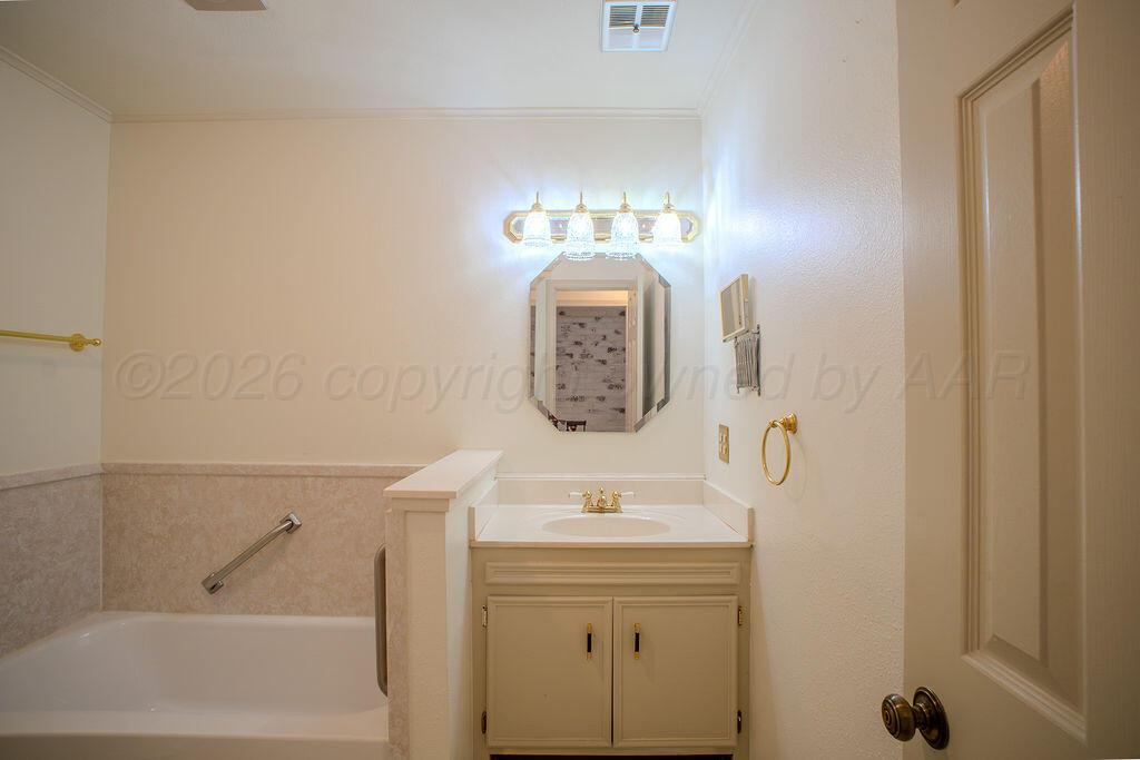 8012 Hoving Property Photo 20